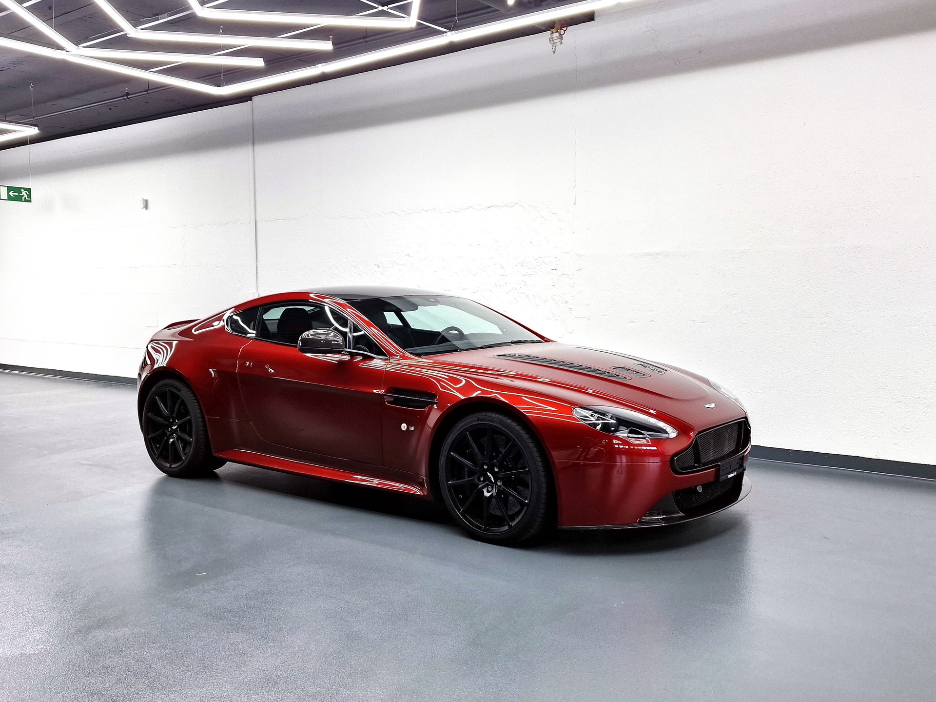 ASTON MARTIN V12 Vantage Coupé 6.0 S Sportshift-showroom-element-1