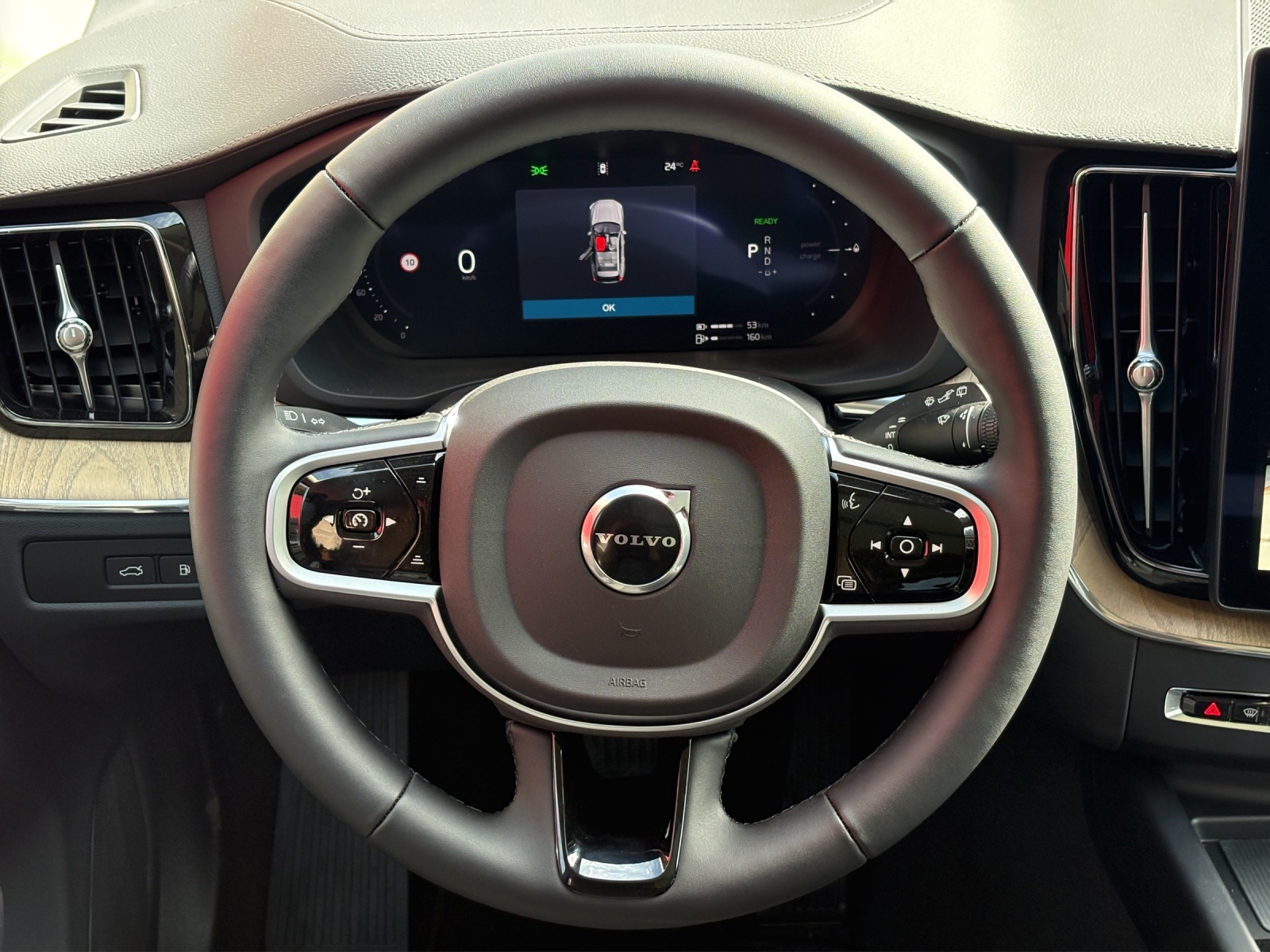 VOLVO XC60 2.0 T8 TE Ultra Dark eAWD-image-9