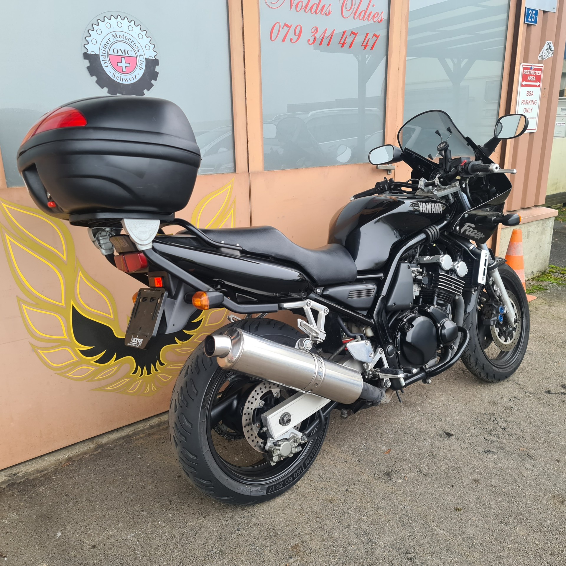 YAMAHA FZS 600 Fazer-image-8