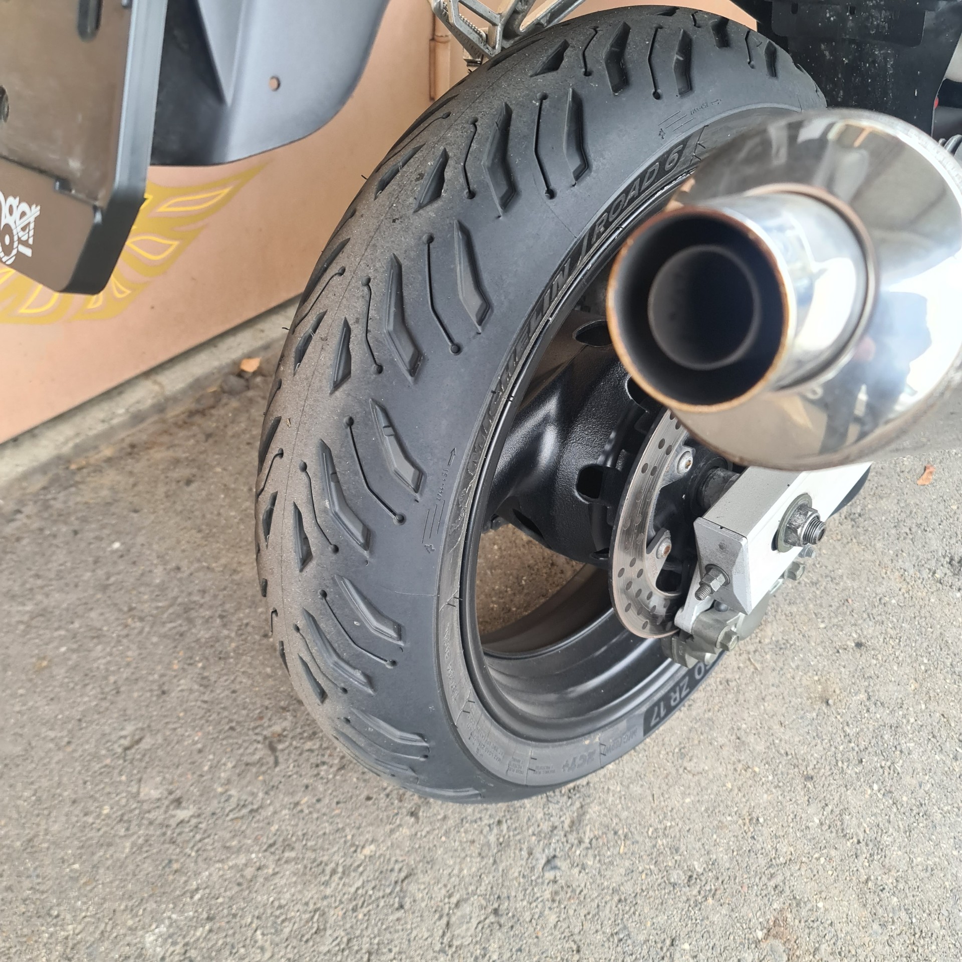 YAMAHA FZS 600 Fazer-image-9