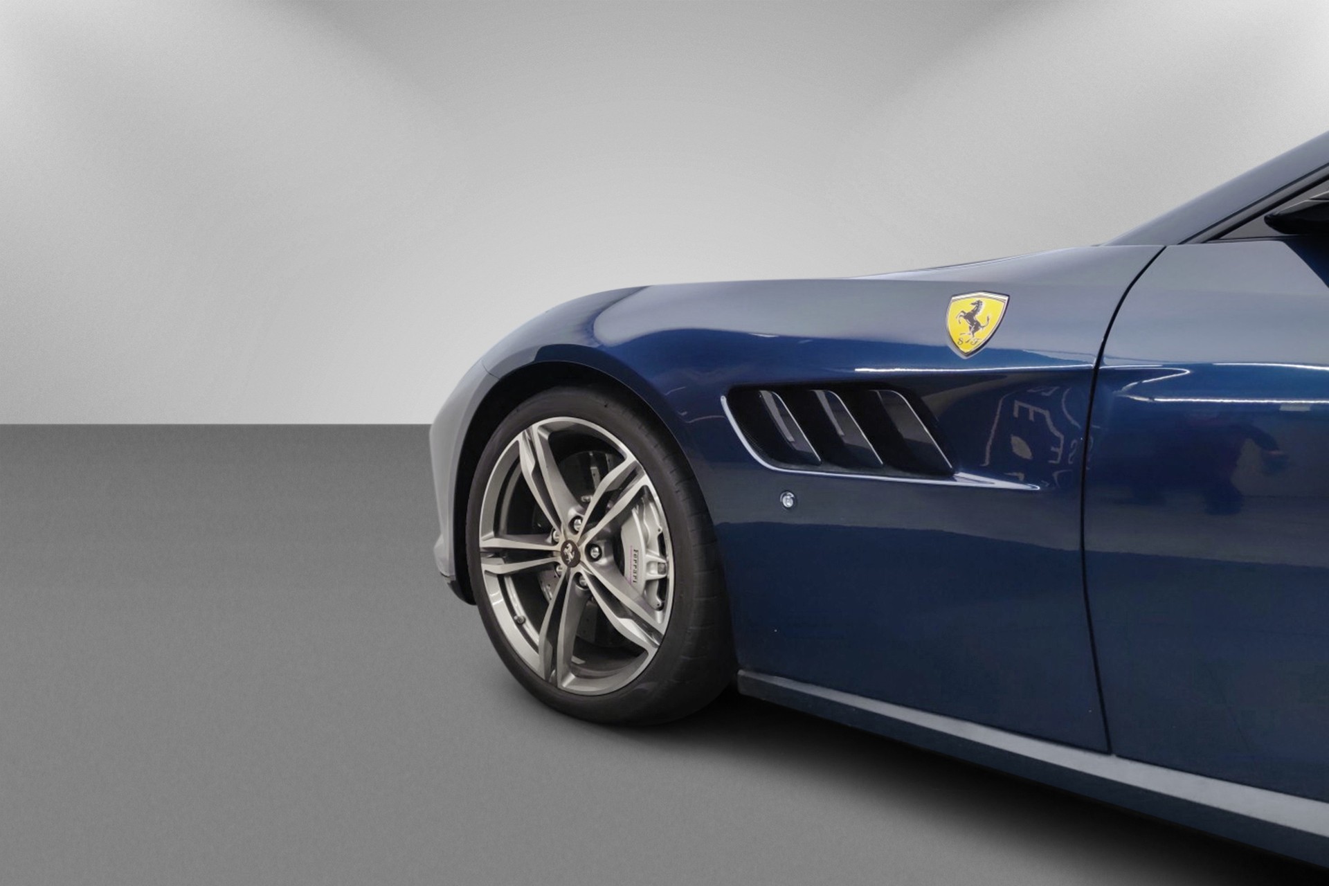 FERRARI GTC 4 Lusso-image-8
