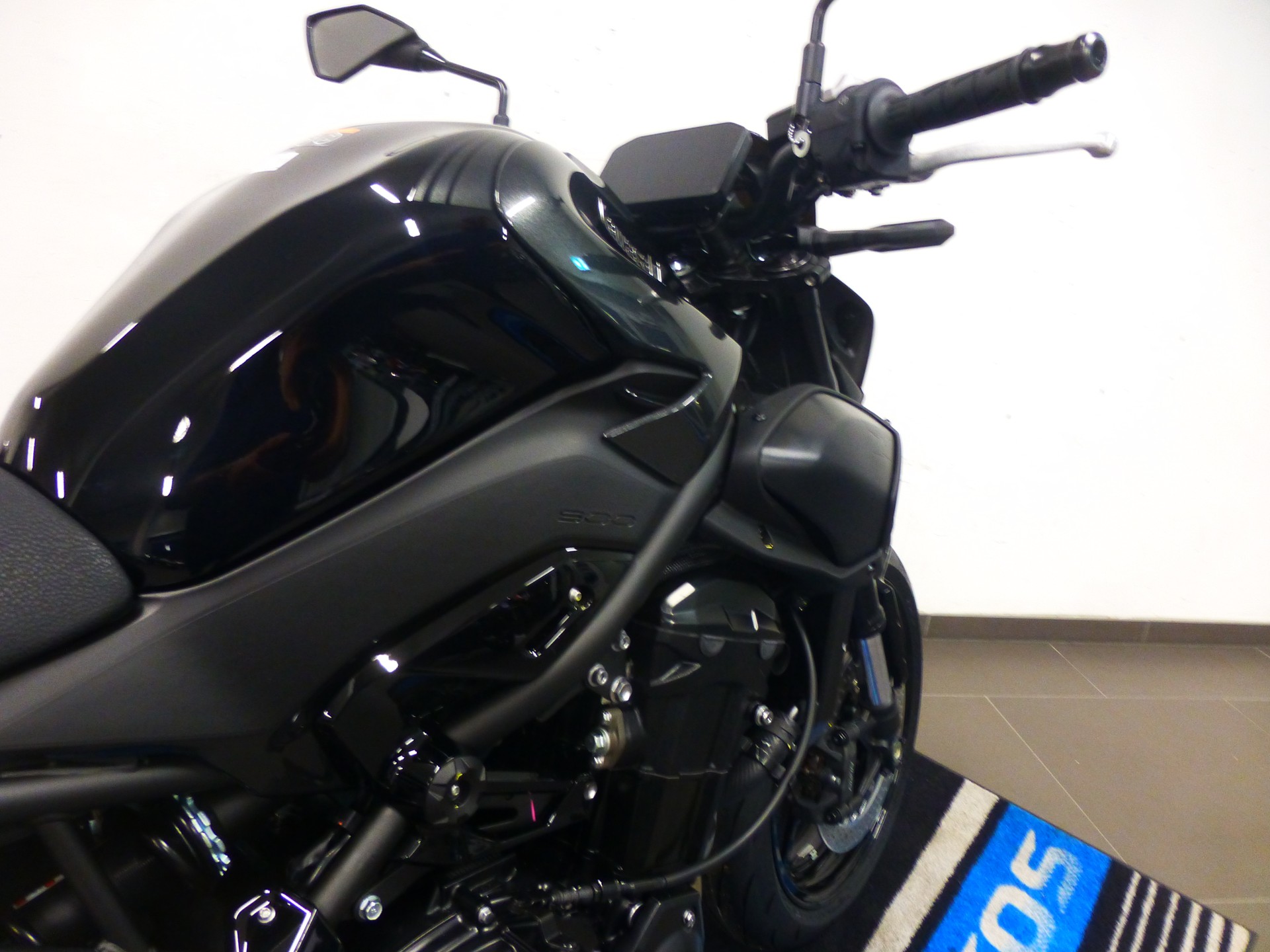 KAWASAKI Z 900 (35kW)-image-10