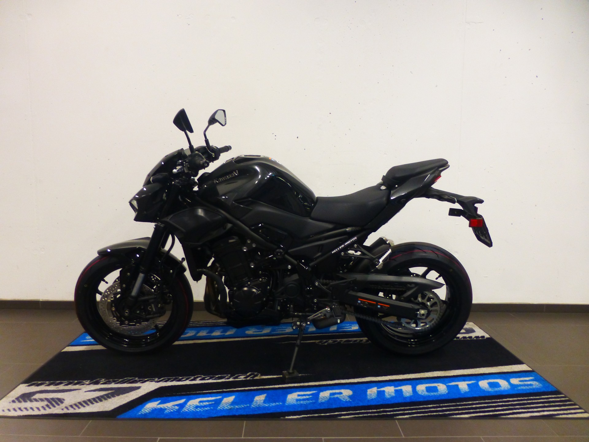 KAWASAKI Z 900 (35kW)-image-1