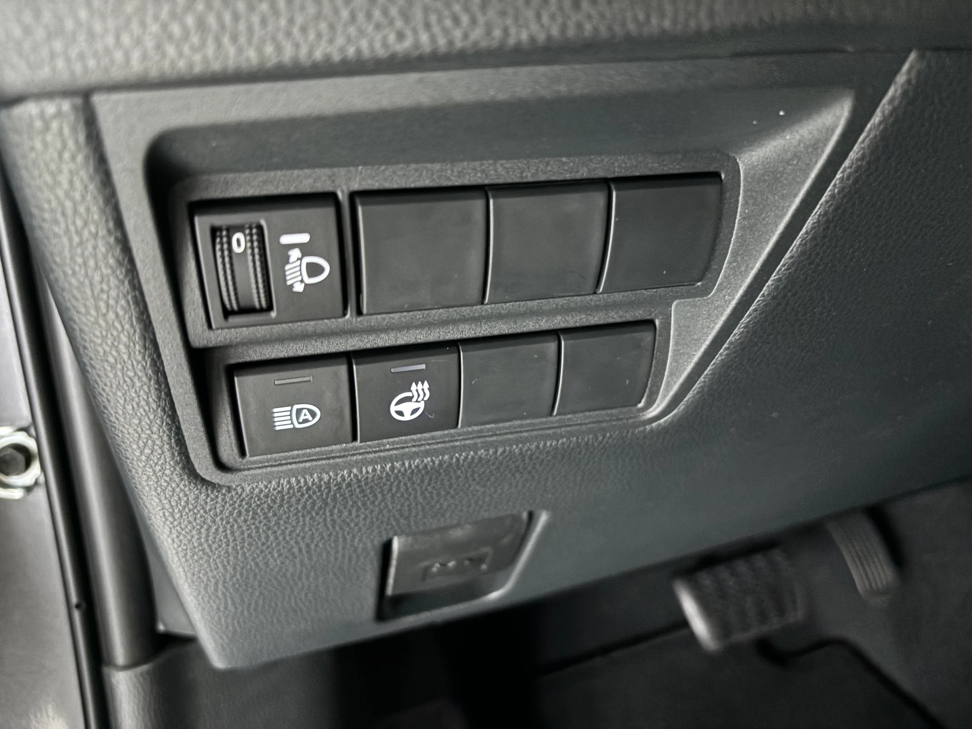 TOYOTA Yaris 1.5 Trend e-CVT-image-19