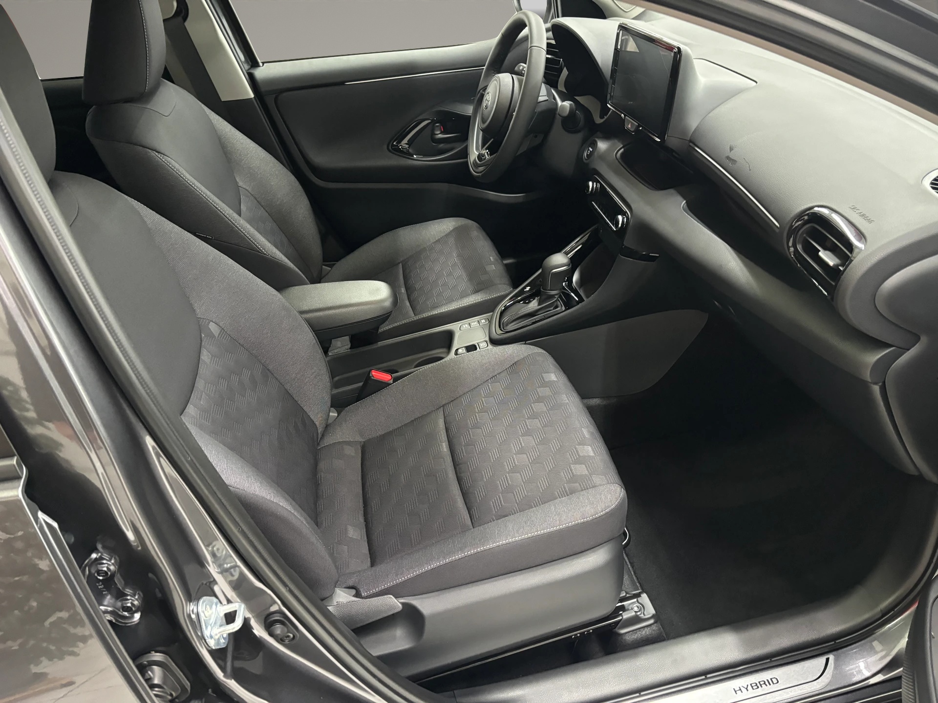TOYOTA Yaris 1.5 Trend e-CVT-image-8