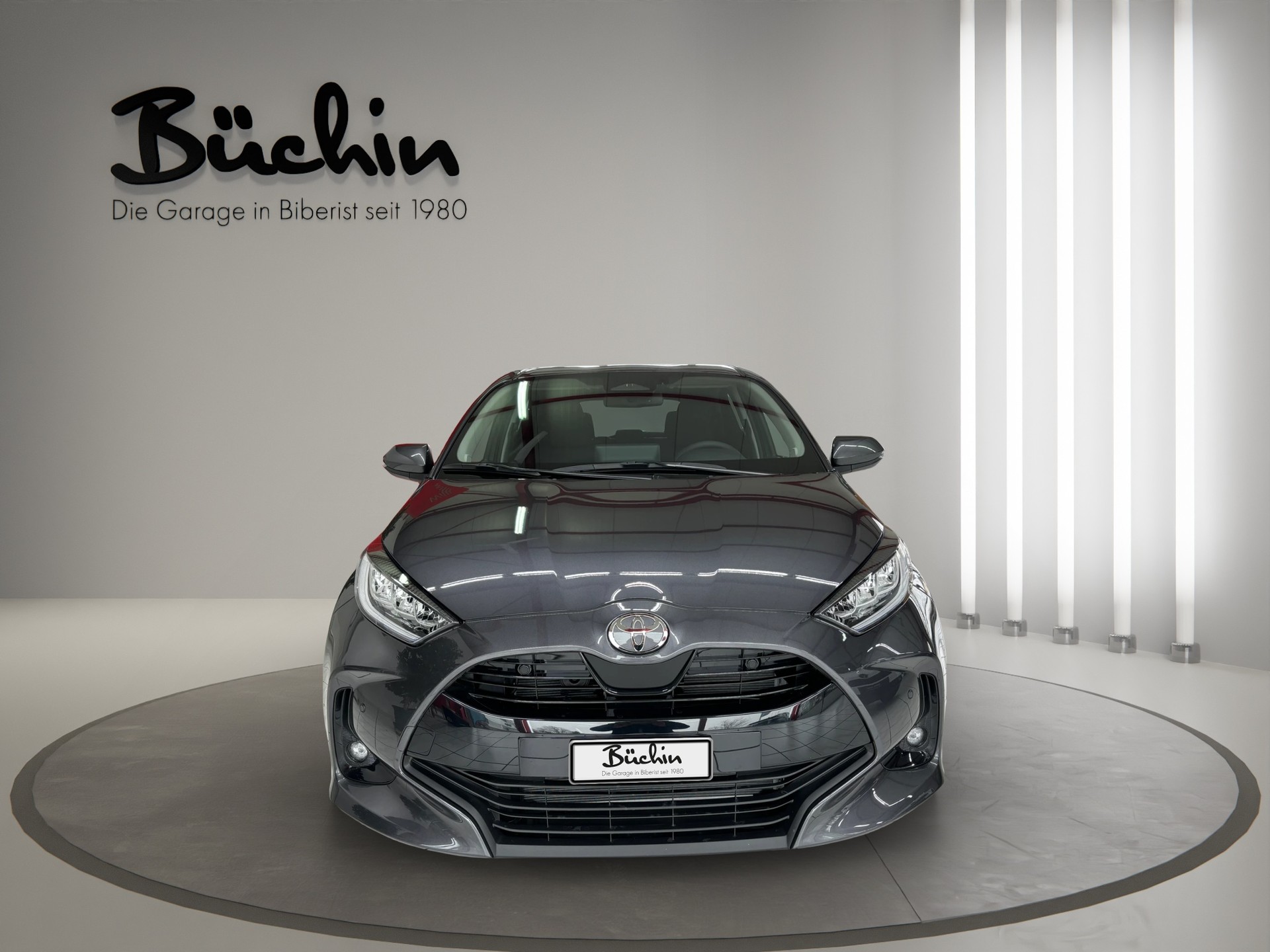 TOYOTA Yaris 1.5 Trend e-CVT-showroom-element-1