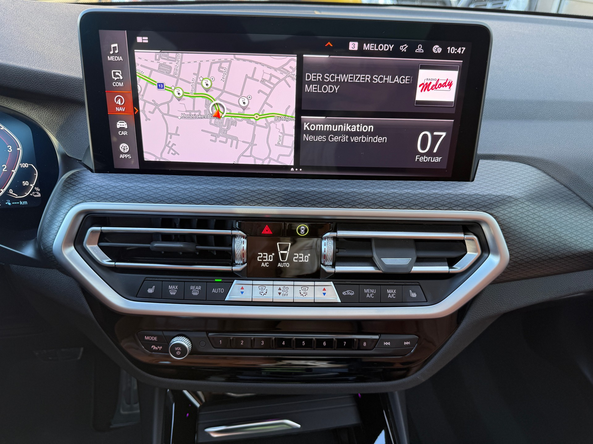 BMW X3 xDrive 30e M Sport ***M-SPORT-SITZE FAHRER & BEIFAHRER / EL. SCHIEBEDACH / M-LENKRAD / M-PAKET ***-image-13