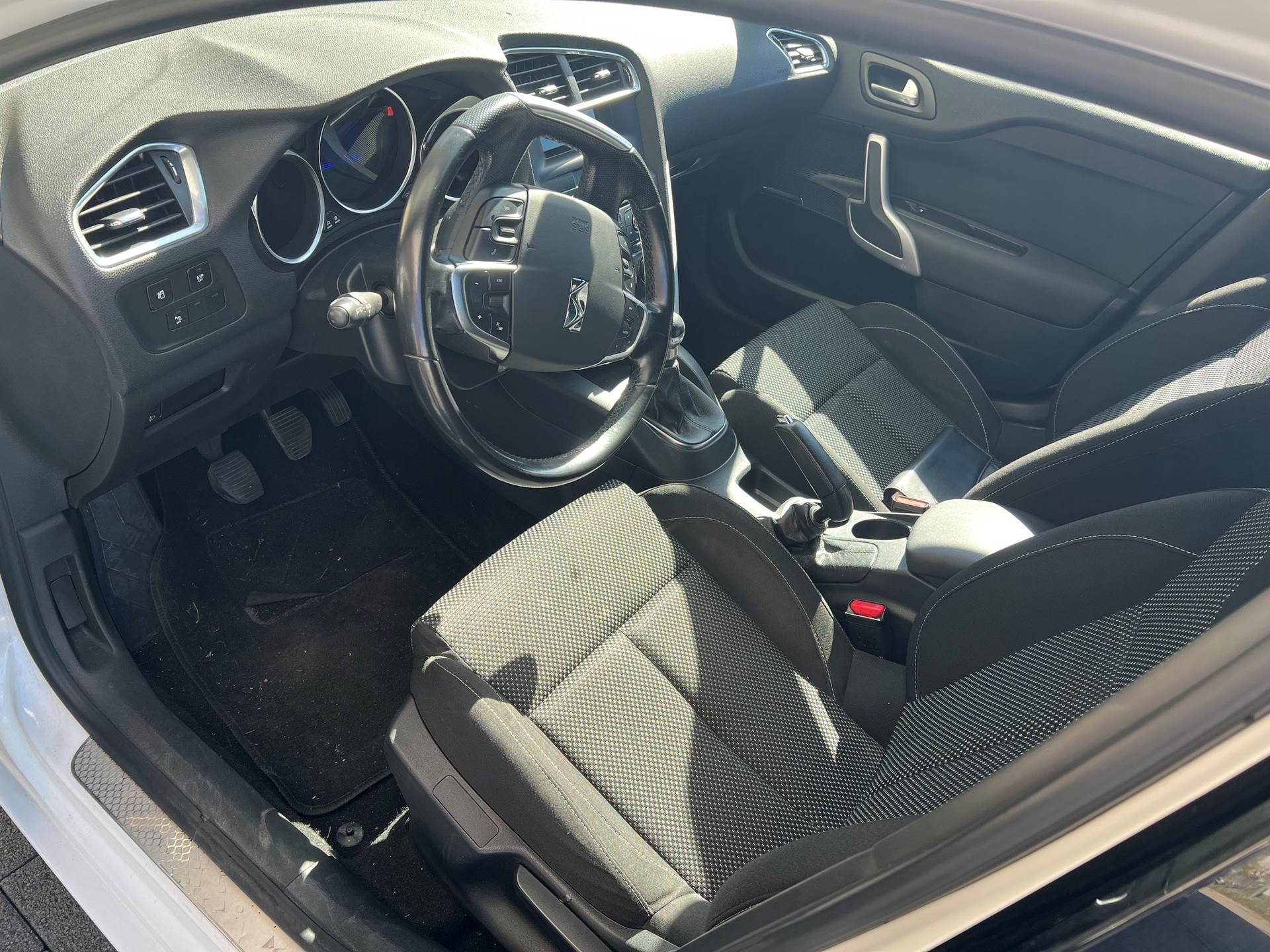 DS AUTOMOBILES DS4 1.6 VTi Chic-image-6