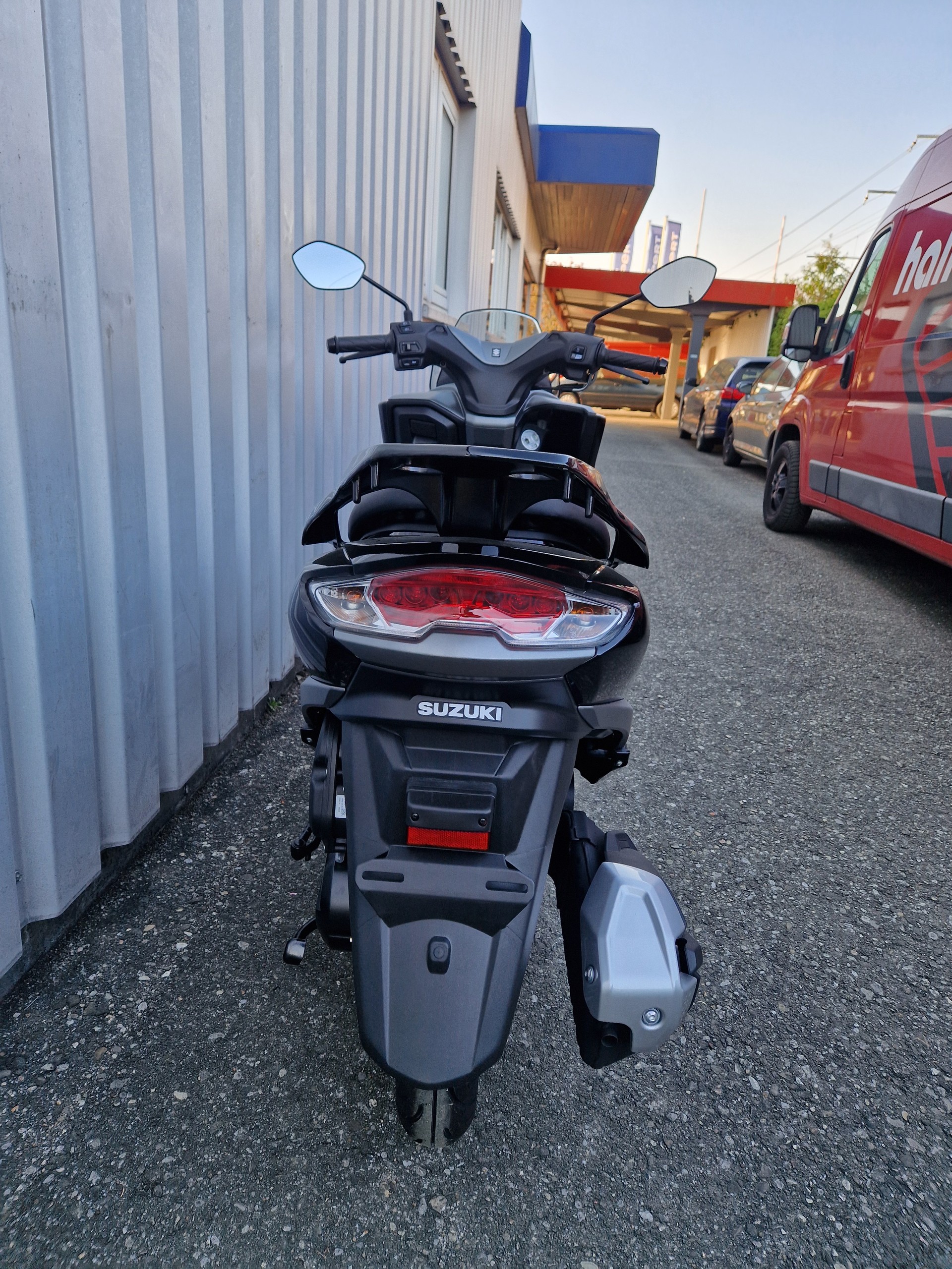 SUZUKI UB 125 BURGMANN STREET EX-image-4