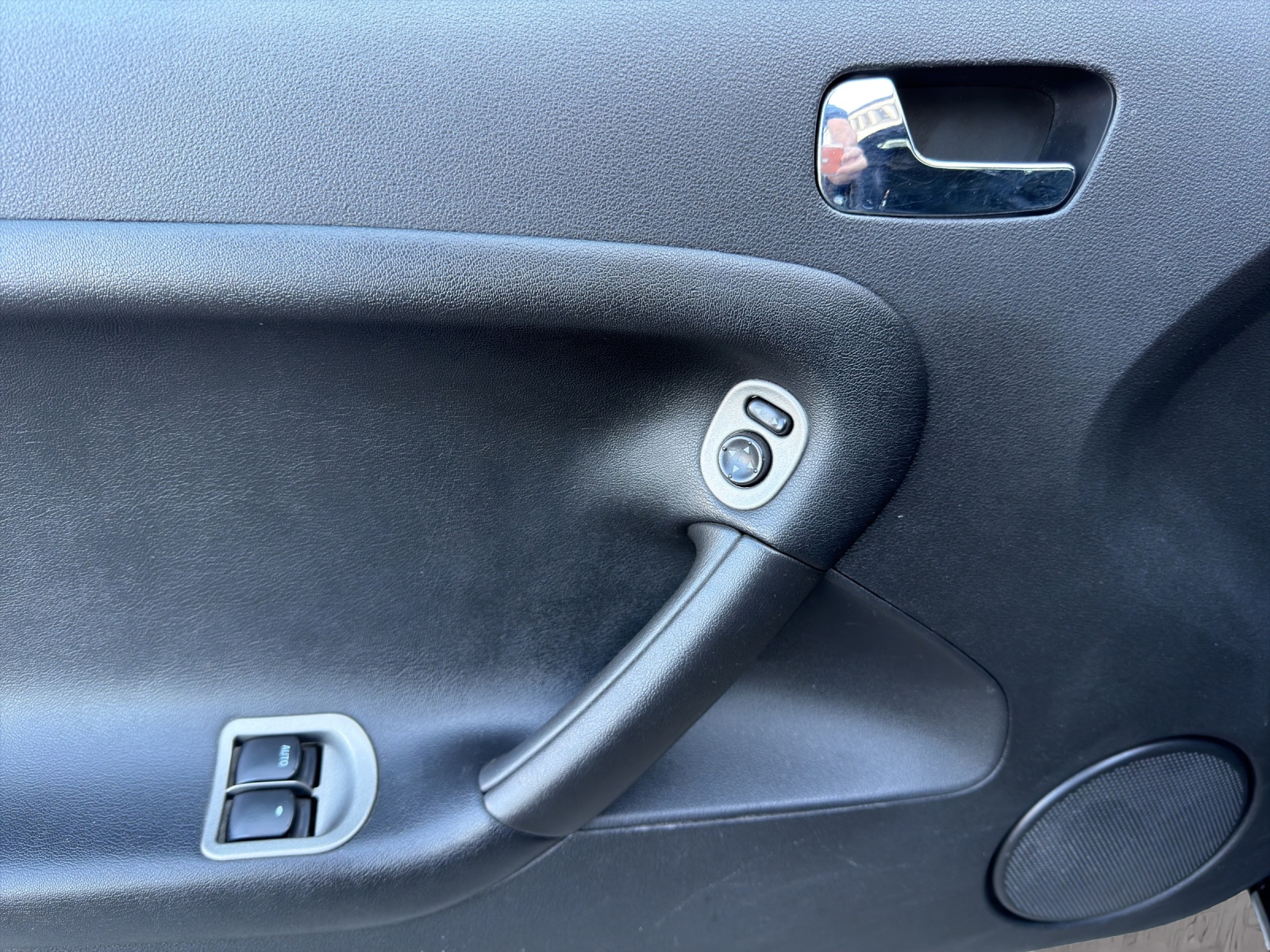 PONTIAC Solstice-image-12