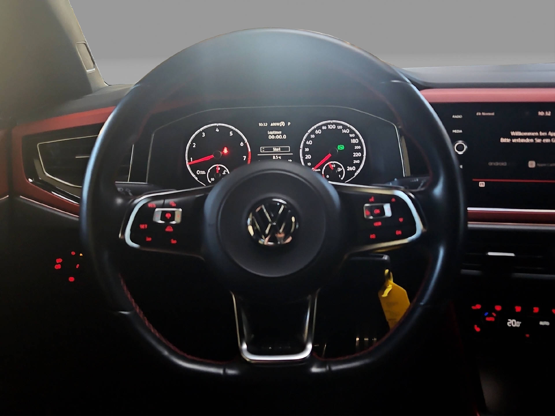 VW Polo 2.0 TSI GTI DSG-image-7