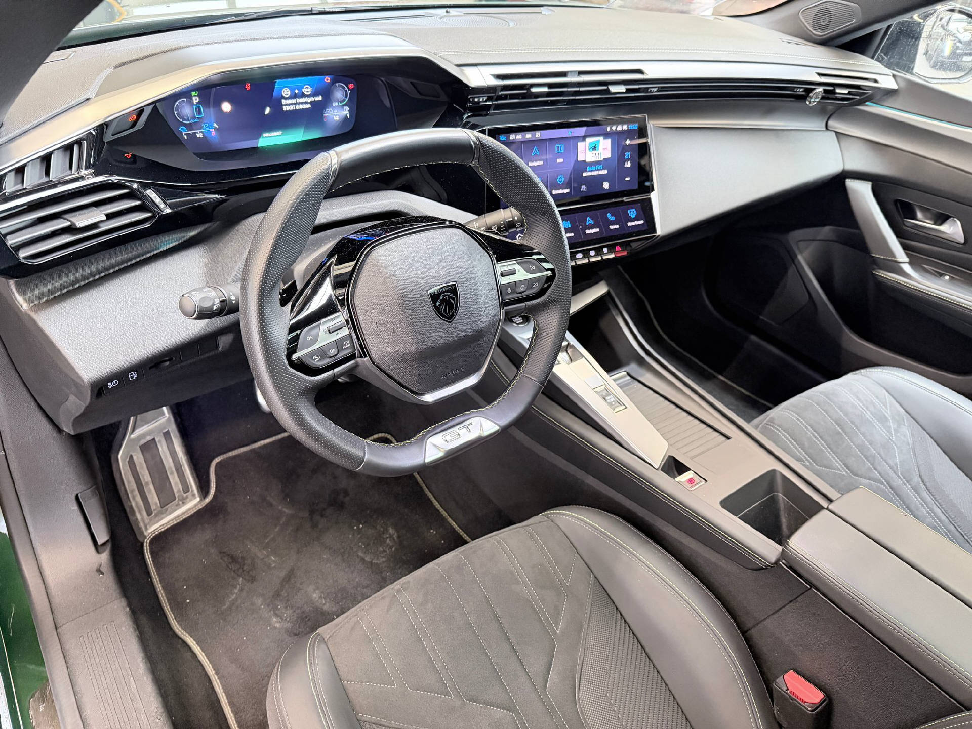 PEUGEOT 308 1.6 PHEV 225 GT-image-5