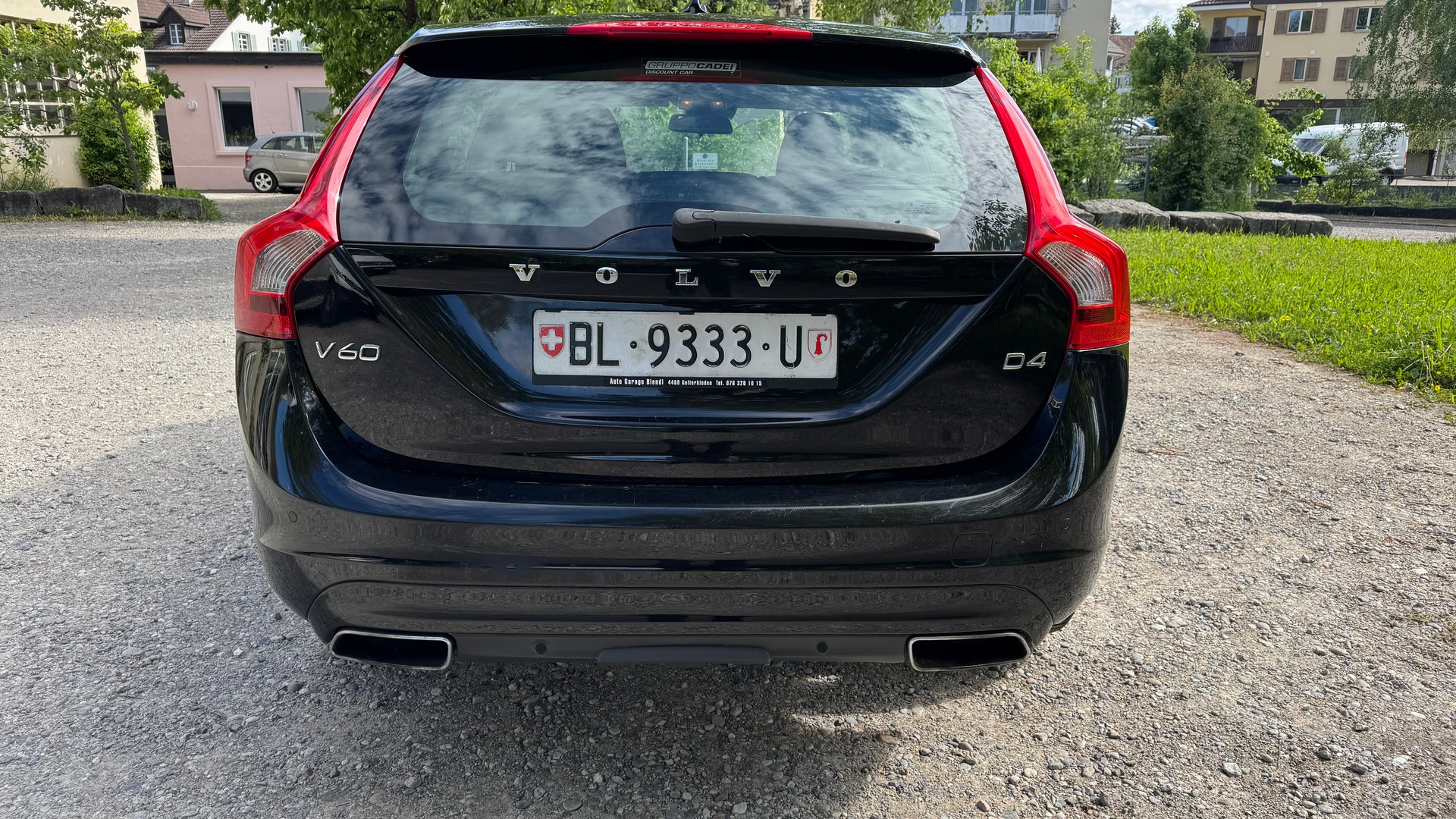 VOLVO V60 D4 Momentum Geartronic-image-6