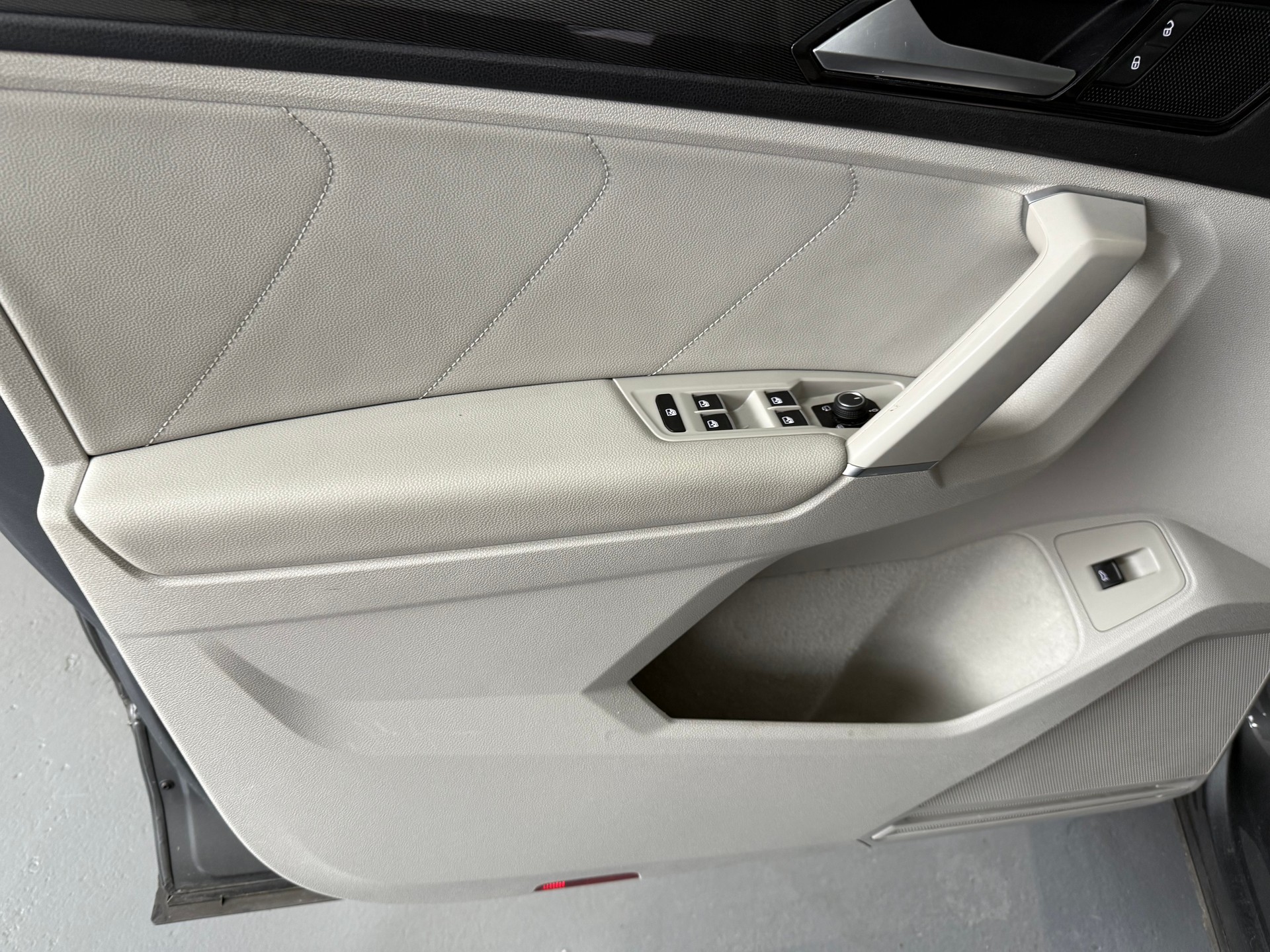 VW Tiguan 2.0 TDI SCR Highline 4Motion DSG-image-7