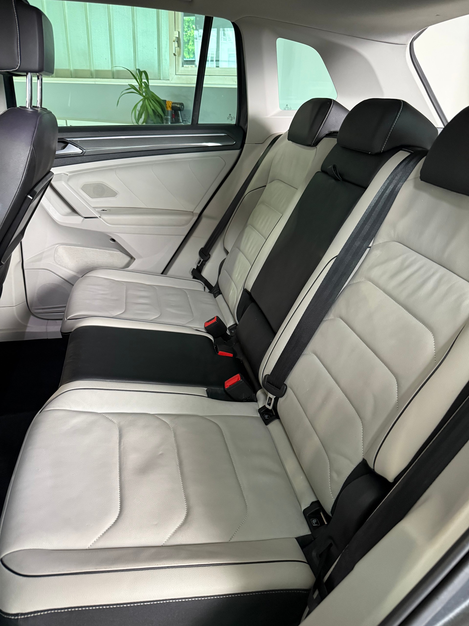 VW Tiguan 2.0 TDI SCR Highline 4Motion DSG-image-9