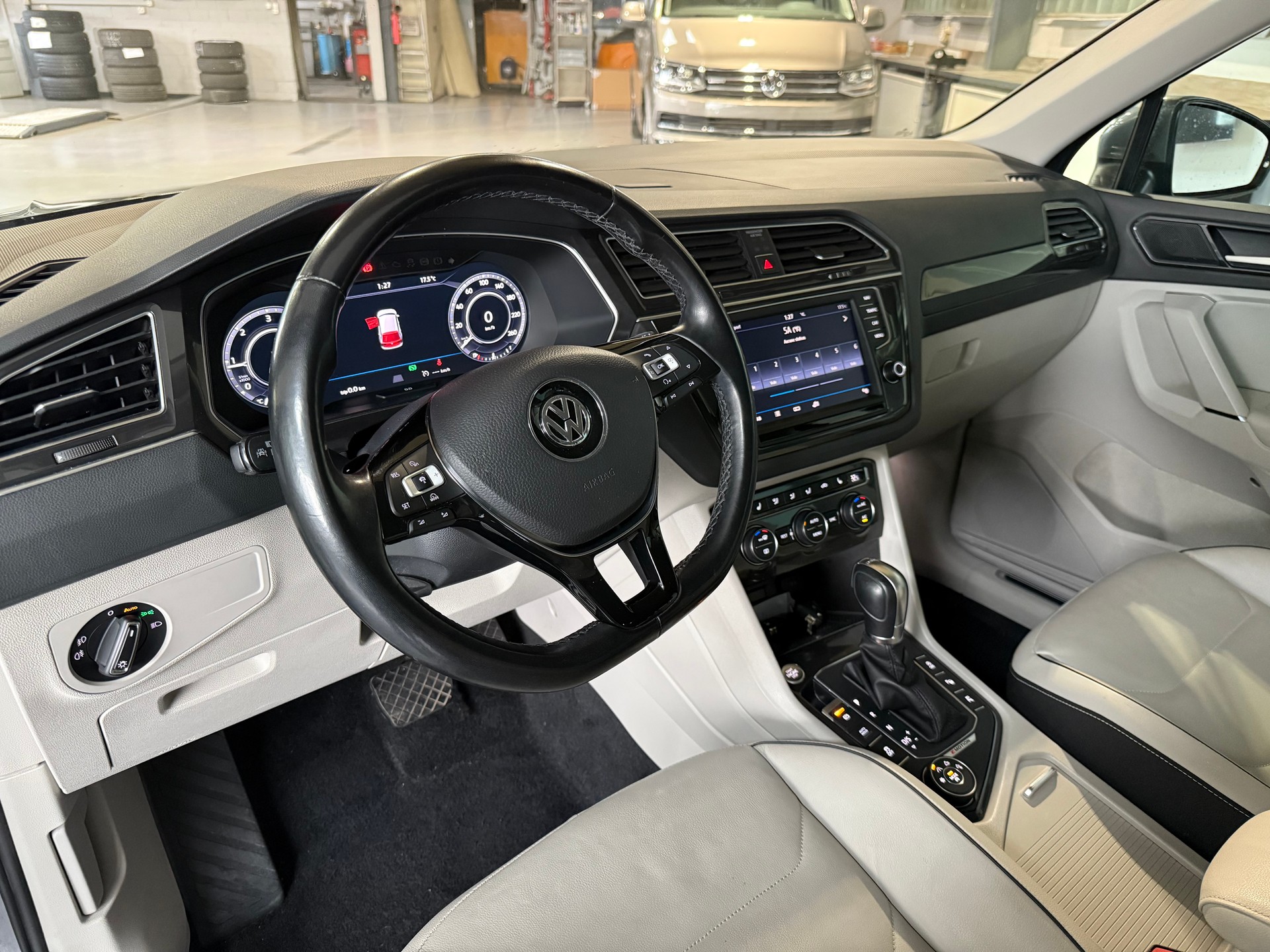 VW Tiguan 2.0 TDI SCR Highline 4Motion DSG-image-6