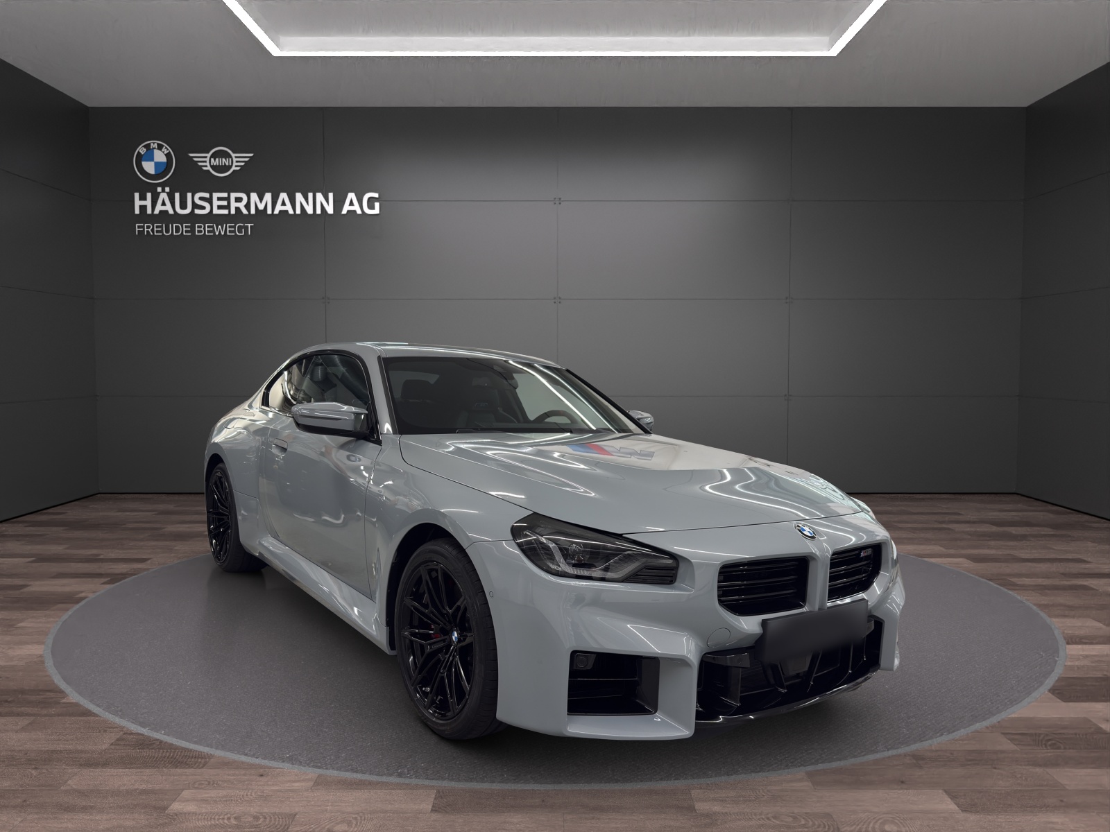 BMW M2 Steptronic-showroom-element-2