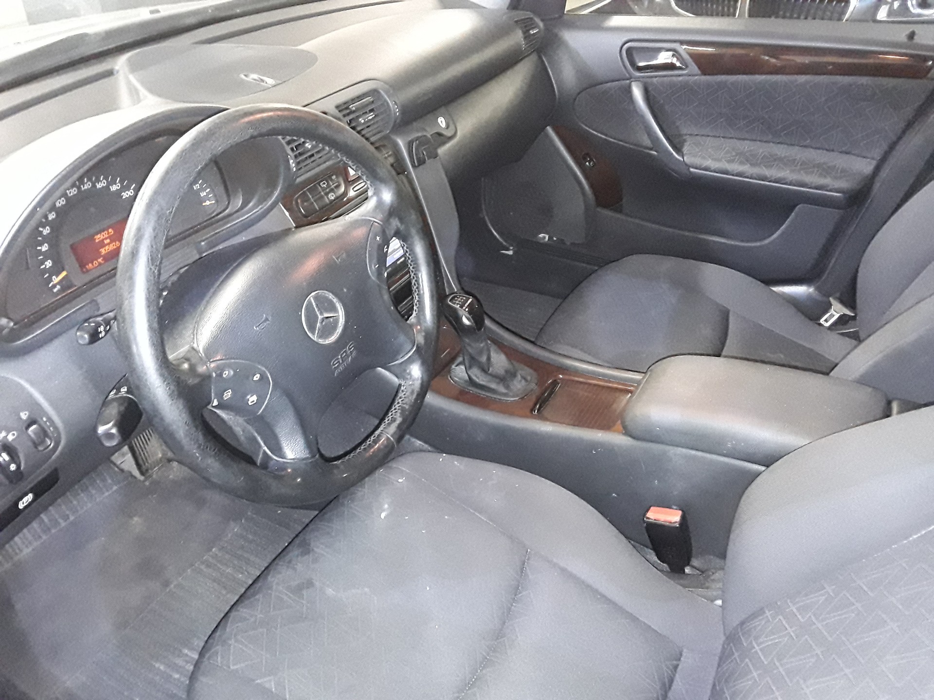 MERCEDES-BENZ C 220 CDI Elégance-image-5