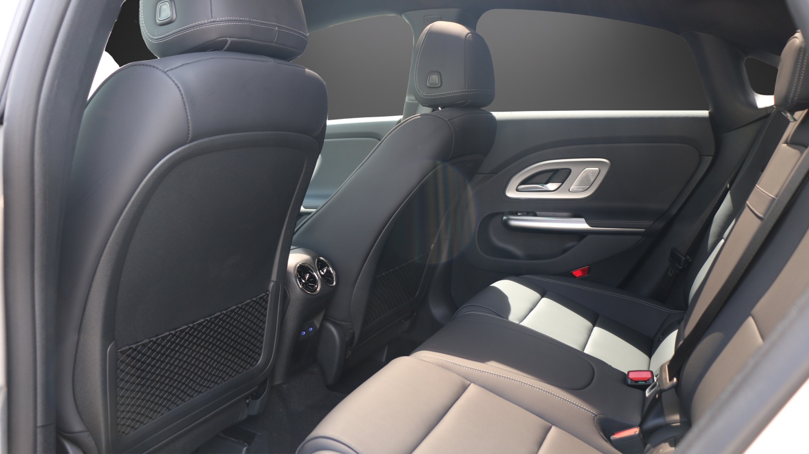 MERCEDES-BENZ CLA 220 4MATIC-image-10