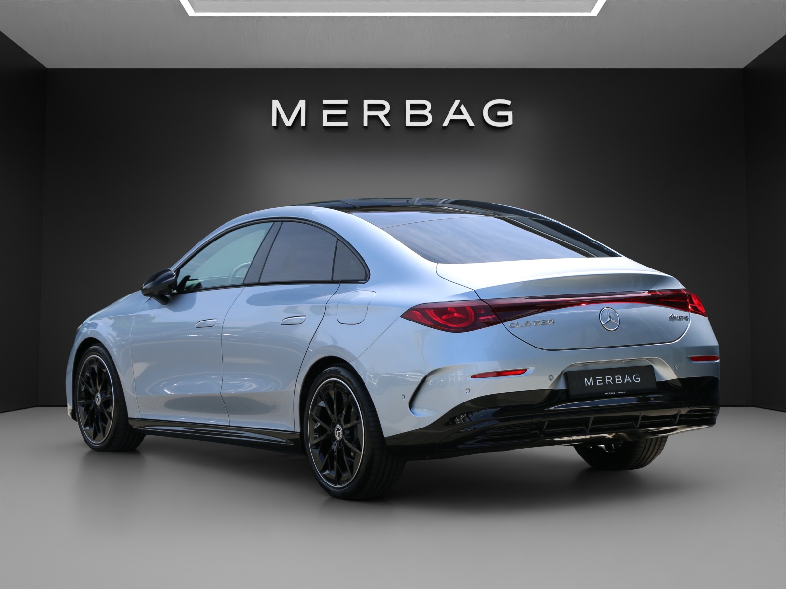 MERCEDES-BENZ CLA 220 4MATIC-image-2