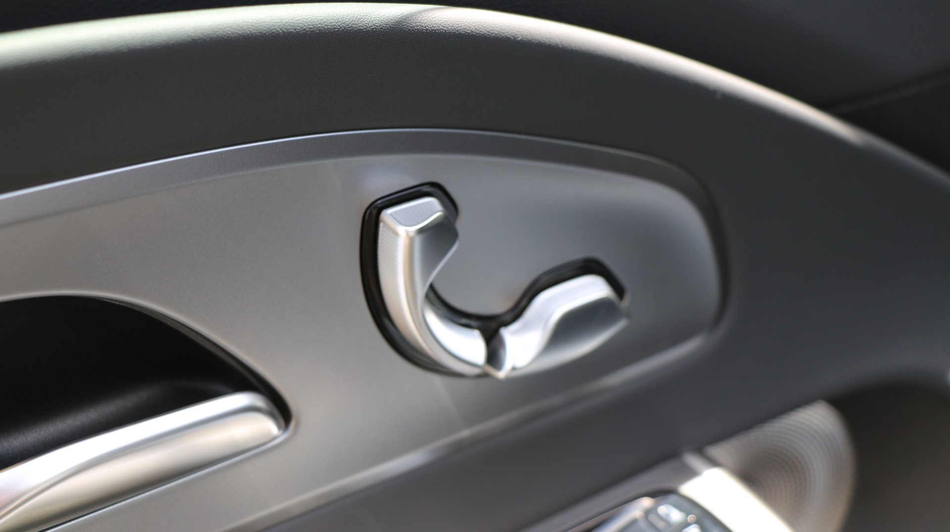 MERCEDES-BENZ CLA 220 4MATIC-image-11