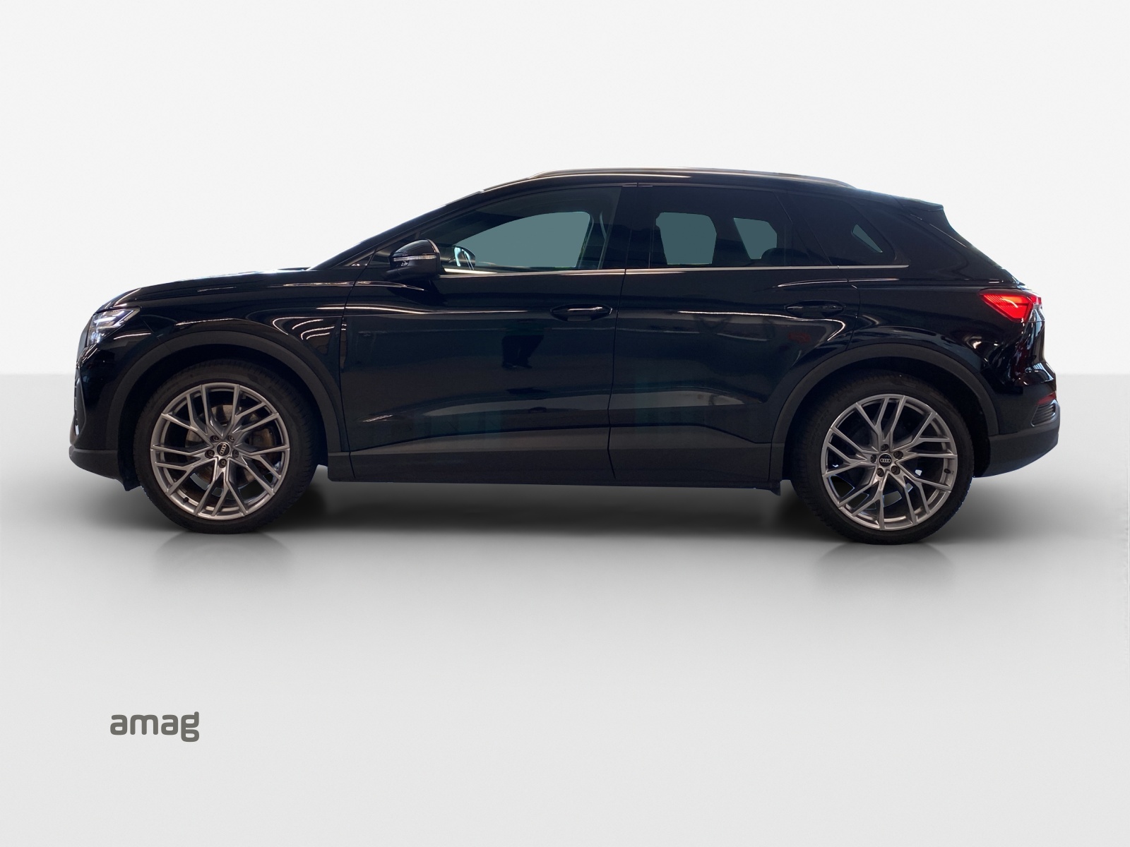 AUDI Q4 e-tron 40-showroom-element-1