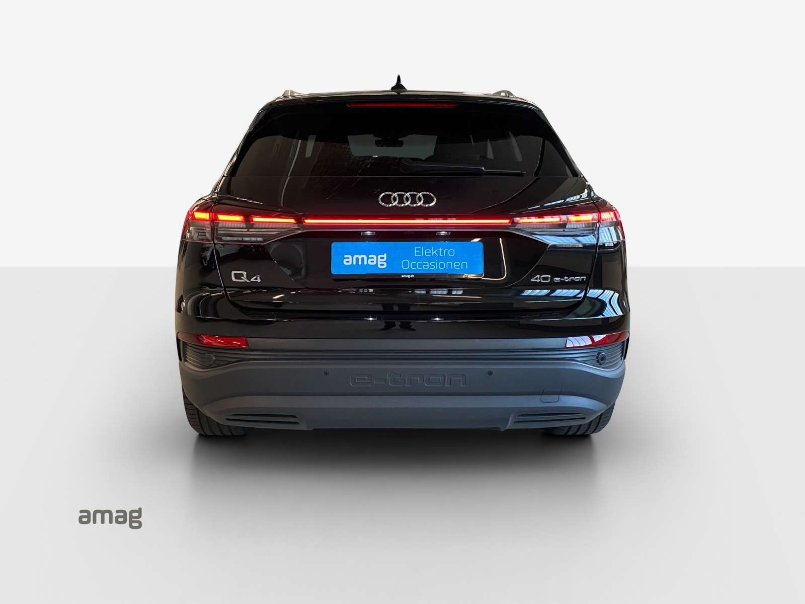 AUDI Q4 e-tron 40-showroom-element-3