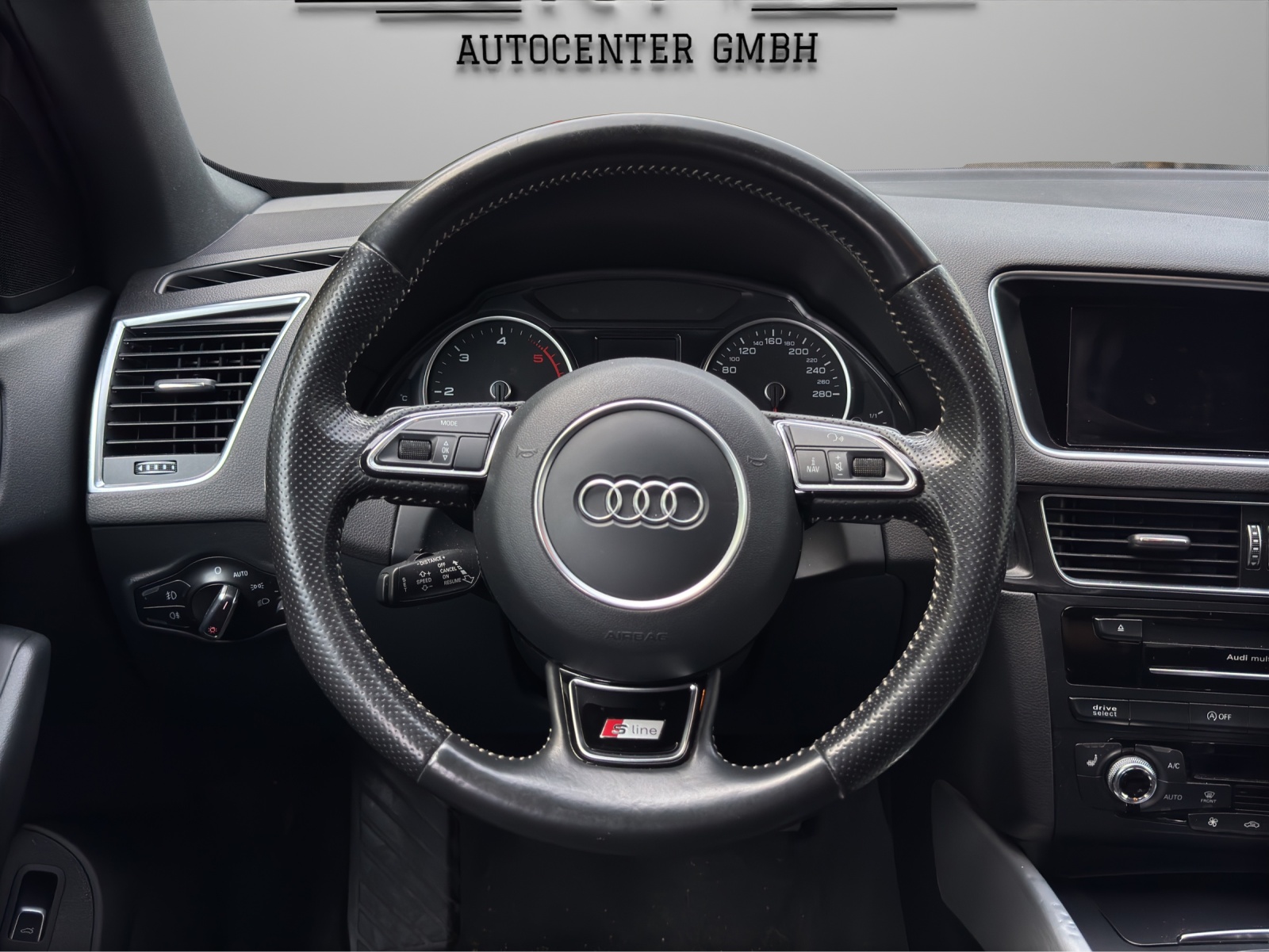 AUDI Q5 2.0 TDI quattro S-tronic-image-9
