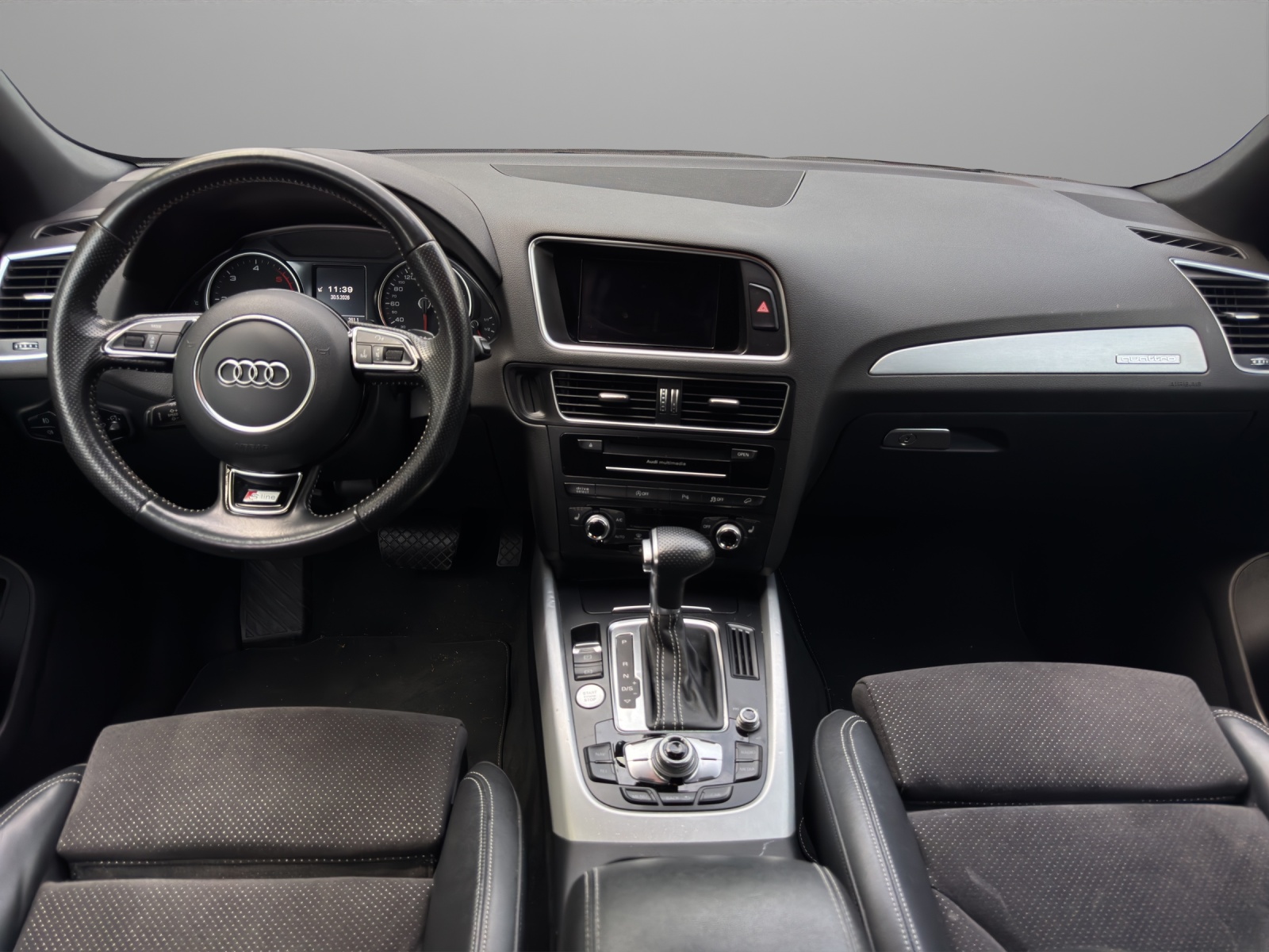 AUDI Q5 2.0 TDI quattro S-tronic-image-8