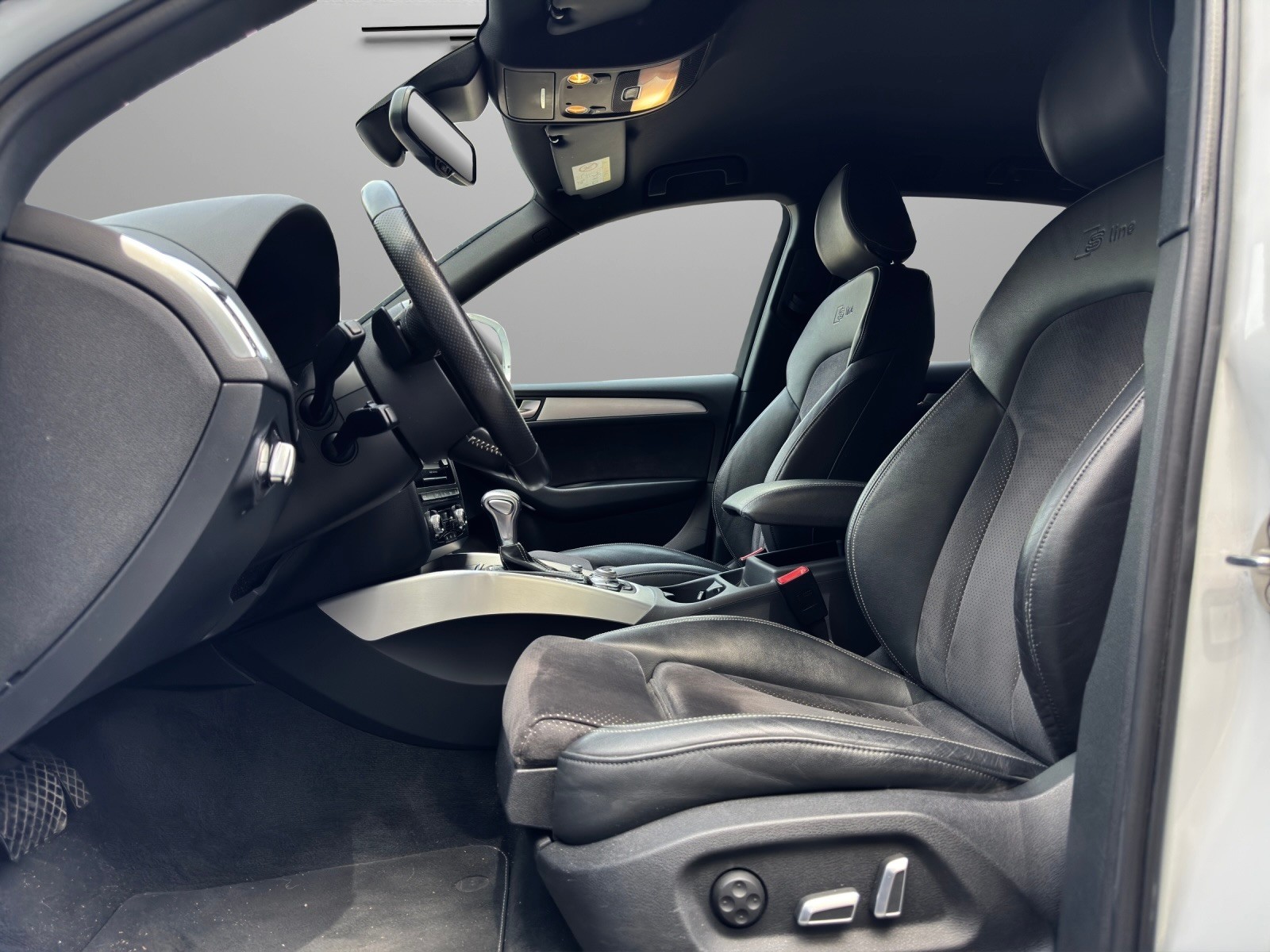 AUDI Q5 2.0 TDI quattro S-tronic-image-7