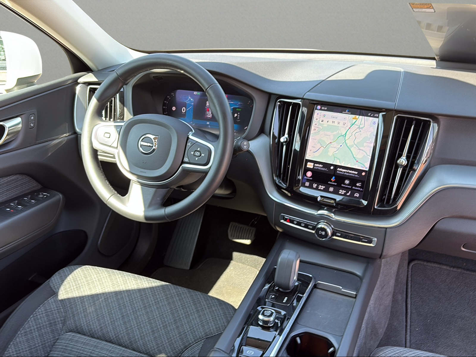 VOLVO XC60 T6 eAWD PluginHybrid Core Geartronic-image-12