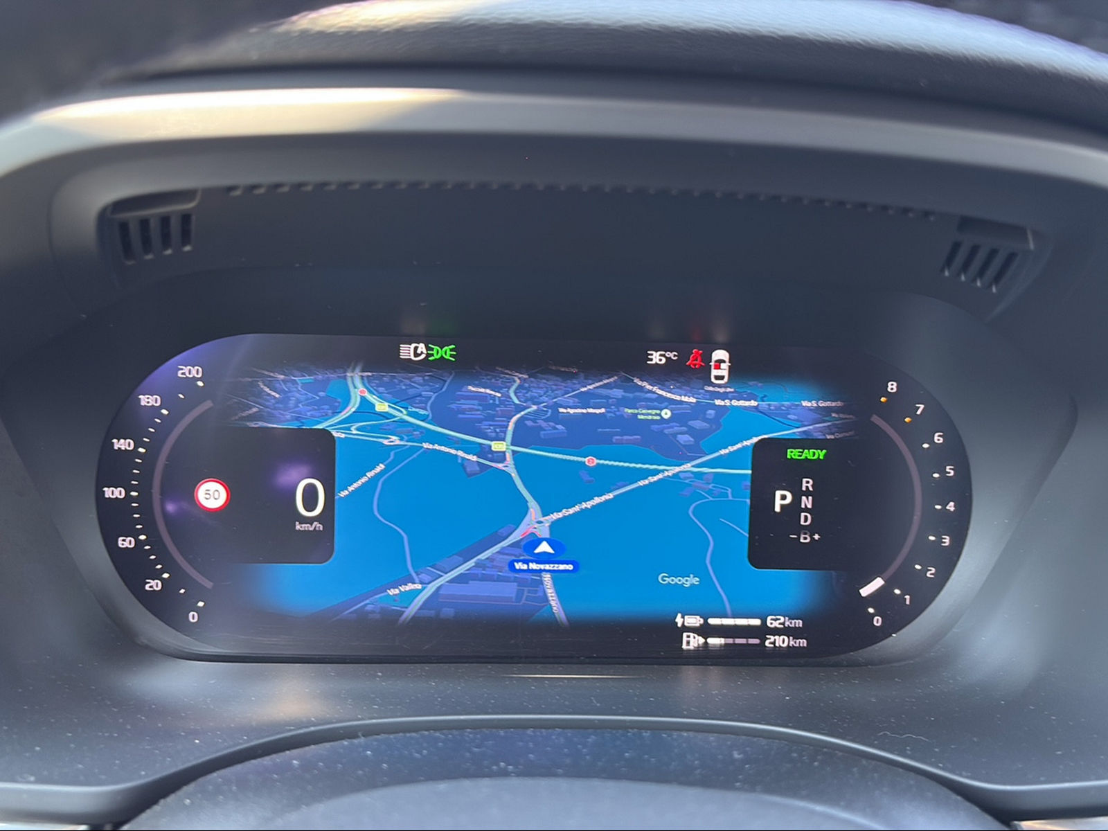 VOLVO XC60 T6 eAWD PluginHybrid Core Geartronic-image-4