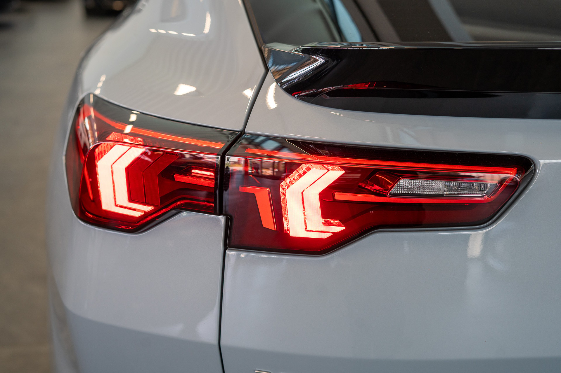 BMW X2 M35i / Iconic Glow / Head-Up Display / Bowers Wilkins-image-7
