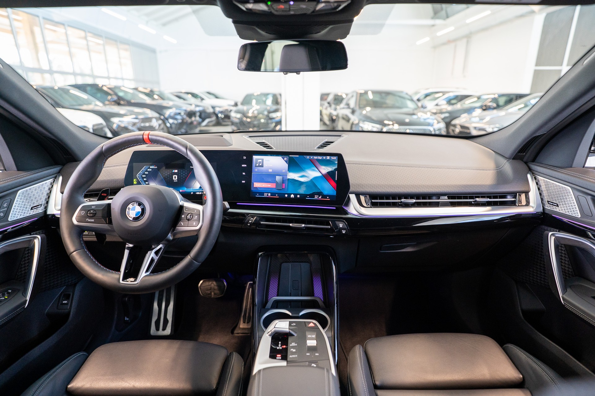 BMW X2 M35i / Iconic Glow / Head-Up Display / Bowers Wilkins-image-17