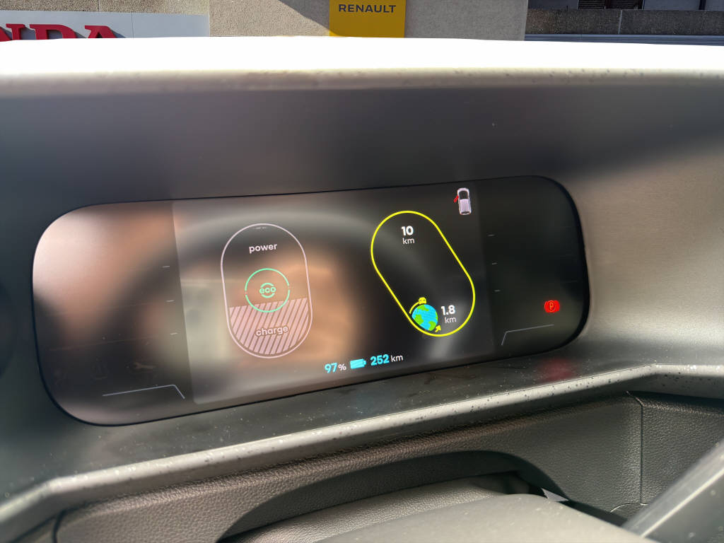 RENAULT Twingo E-Tech Urban Range techno-image-11