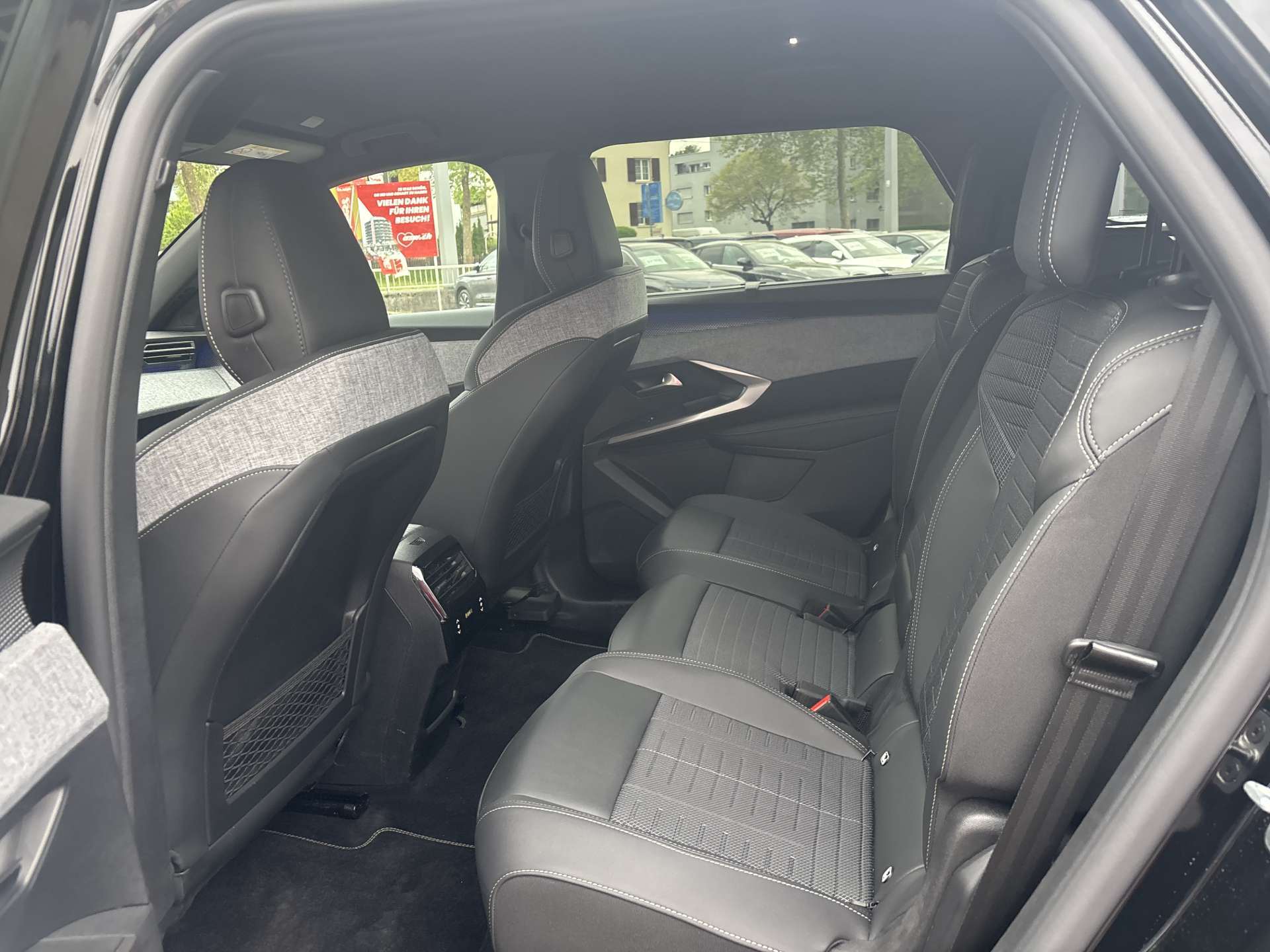 PEUGEOT 5008 145 Hybrid GT 7-Plätzer e-DCS-Automat-image-6