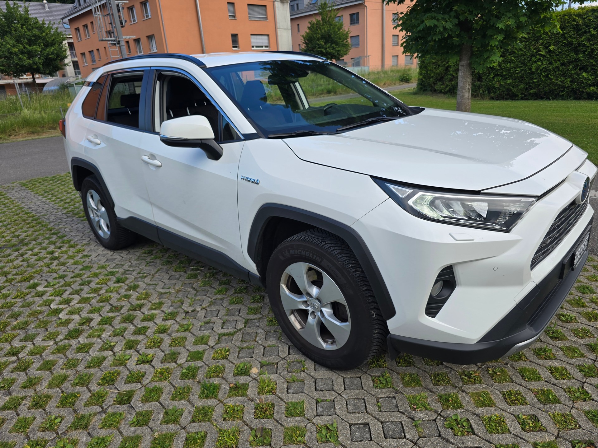 TOYOTA 2.5 HEV Comfort