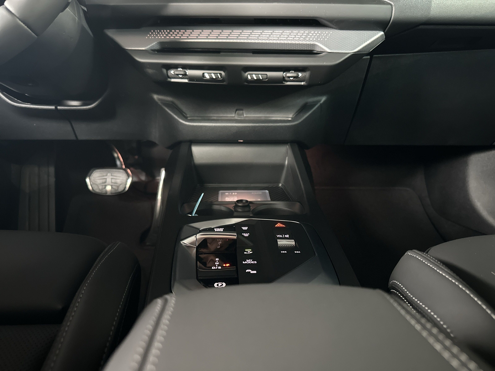 BMW 123 xDrive M Sport Pro Steptronic-image-17