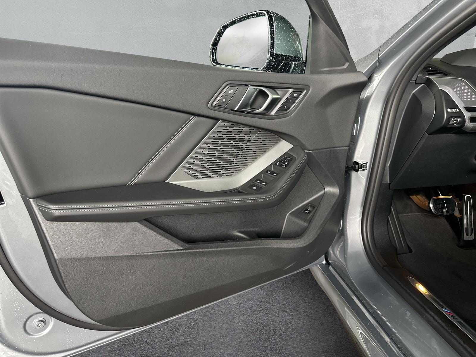 BMW 123 xDrive M Sport Pro Steptronic-image-21