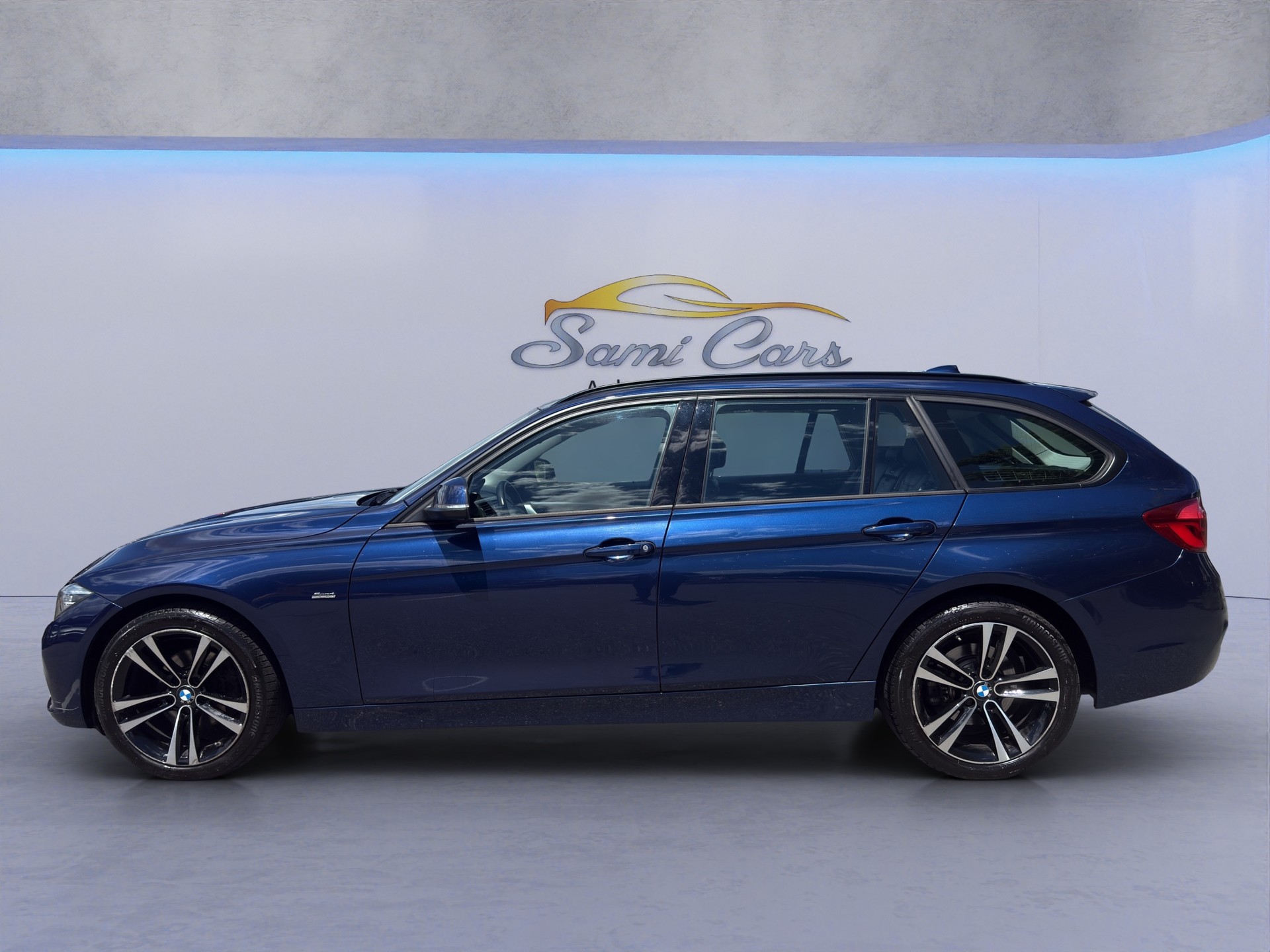 BMW 320i xDrive Touring Sport Line Steptronic-showroom-element-2