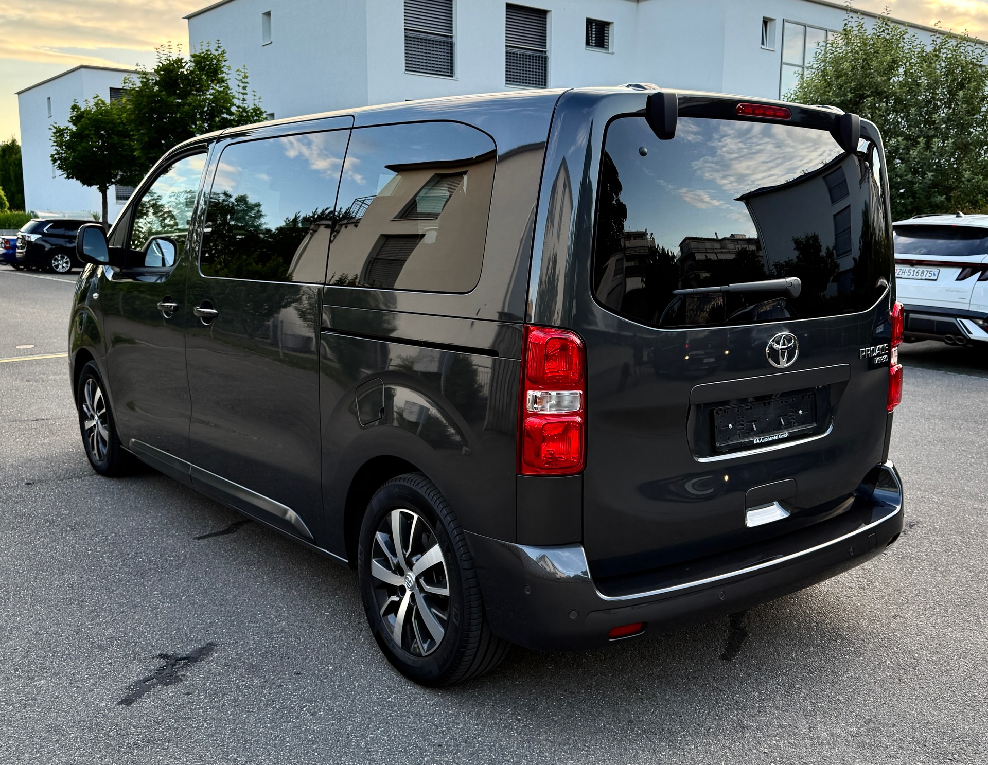 TOYOTA PROACE VERSO L1 2.0 D-4D EXCLUSIVE*8 PLÄTZE*STANDHEIZUNG*PANORAMADACH*VOLLLEDER*-showroom-element-3