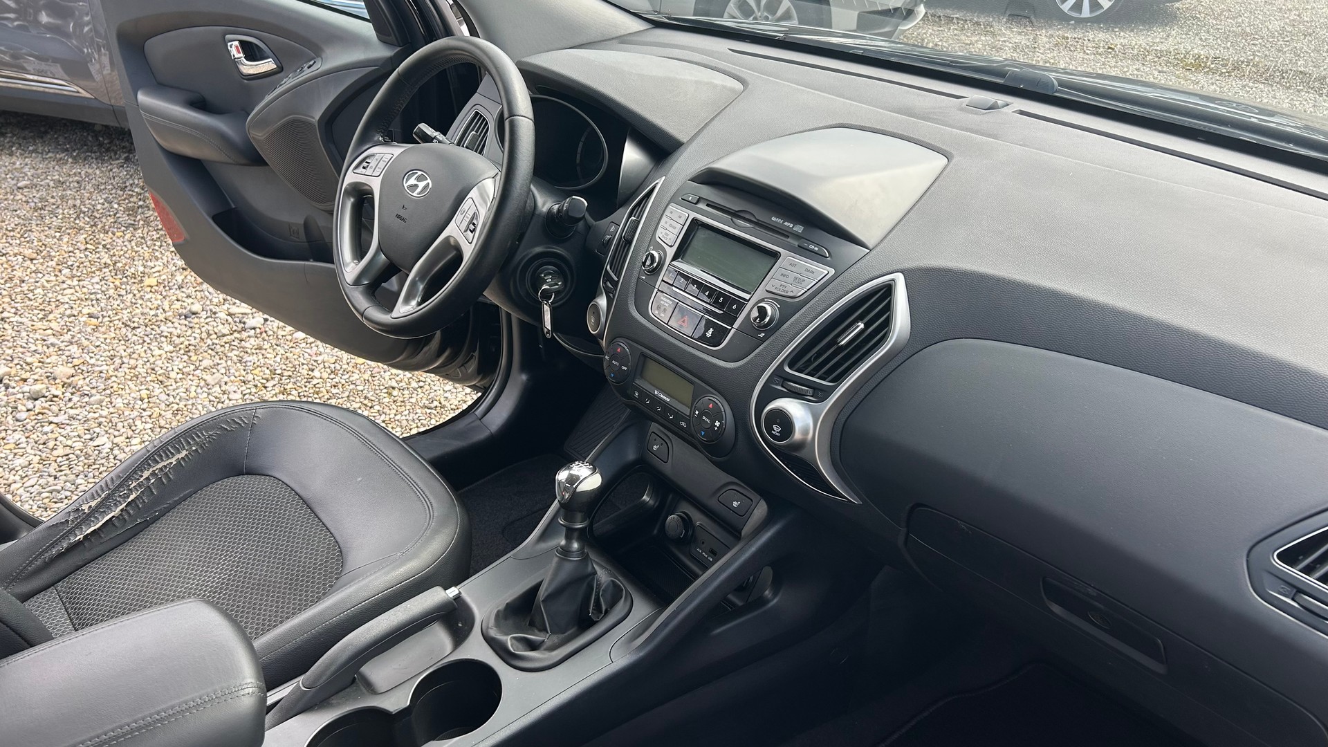 HYUNDAI iX 35 1.7 CRDi Style 2WD-image-5