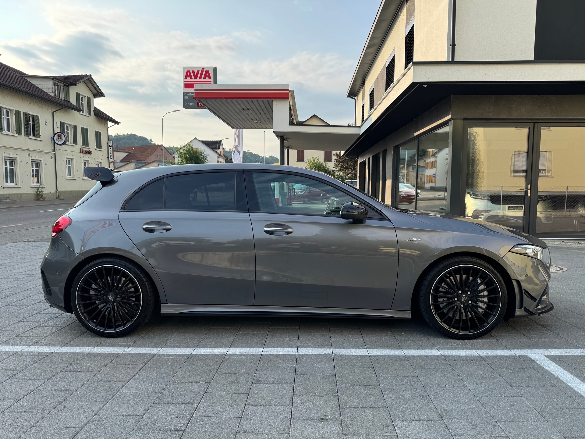 MERCEDES-BENZ A 35 AMG 4Matic Speedshift-image-6