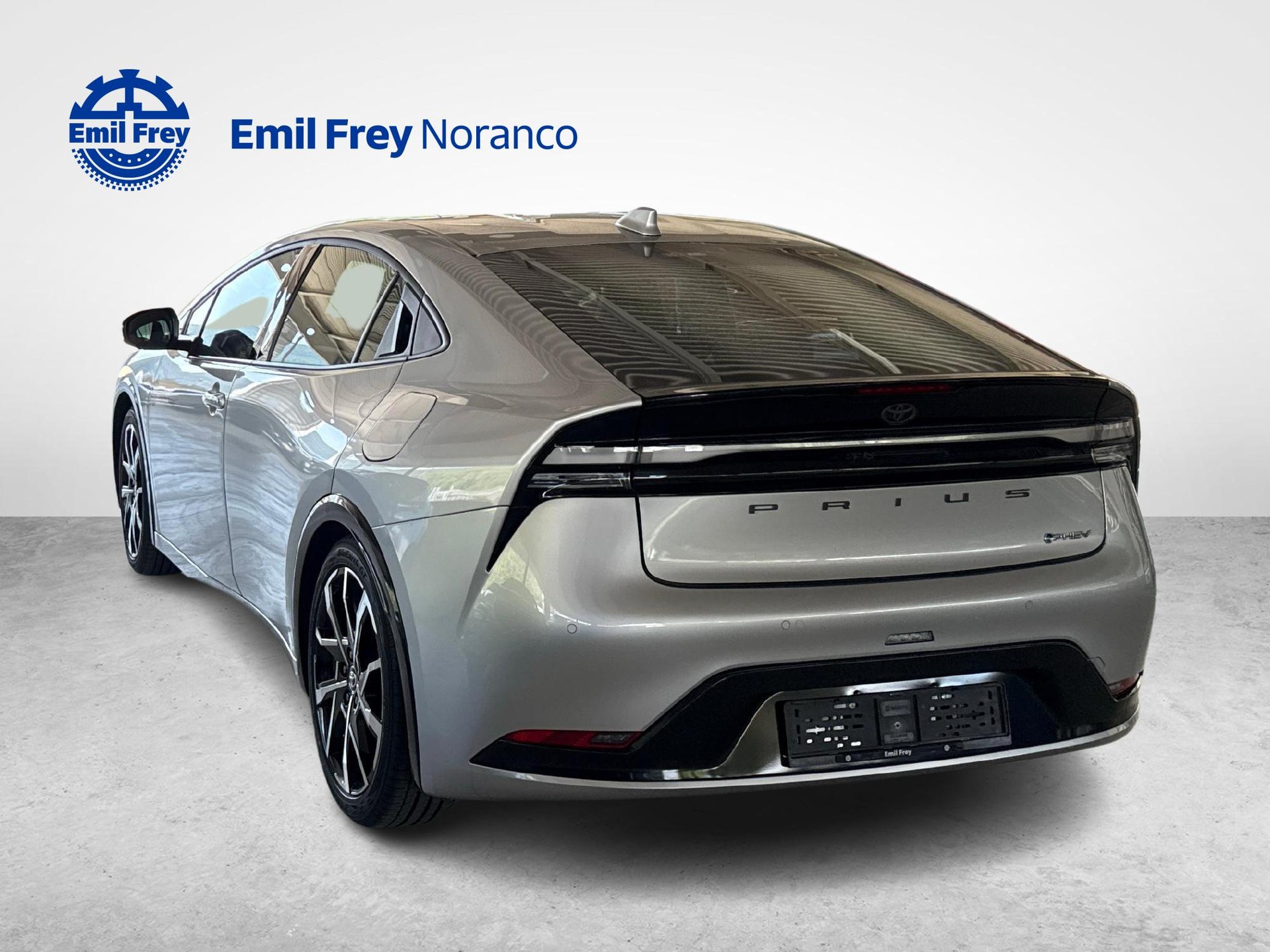 TOYOTA Prius 2.0 Plug-In-Hybrid Style-showroom-element-2