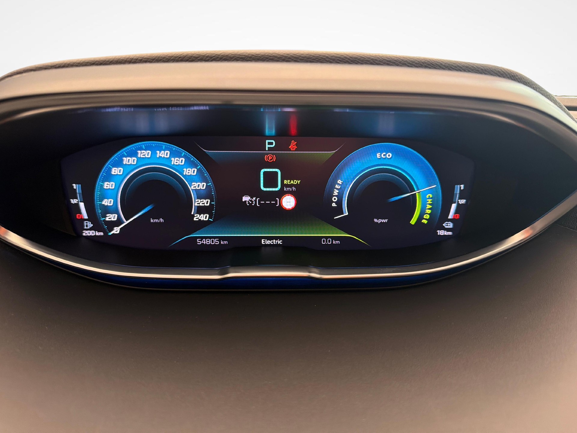 PEUGEOT 3008 1.6 Plug-in Hybrid4 GT Pack-image-13
