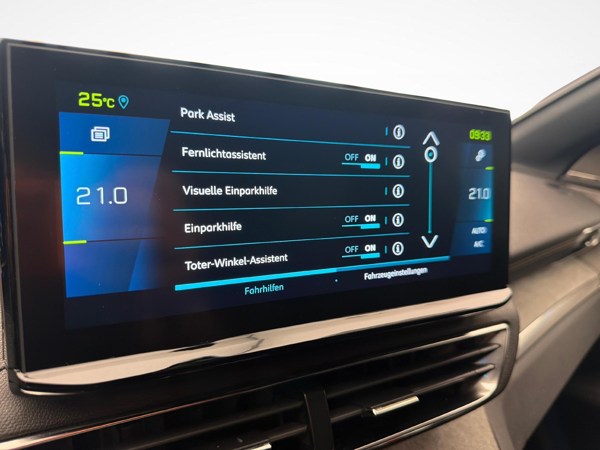 PEUGEOT 3008 1.6 Plug-in Hybrid4 GT Pack-image-16