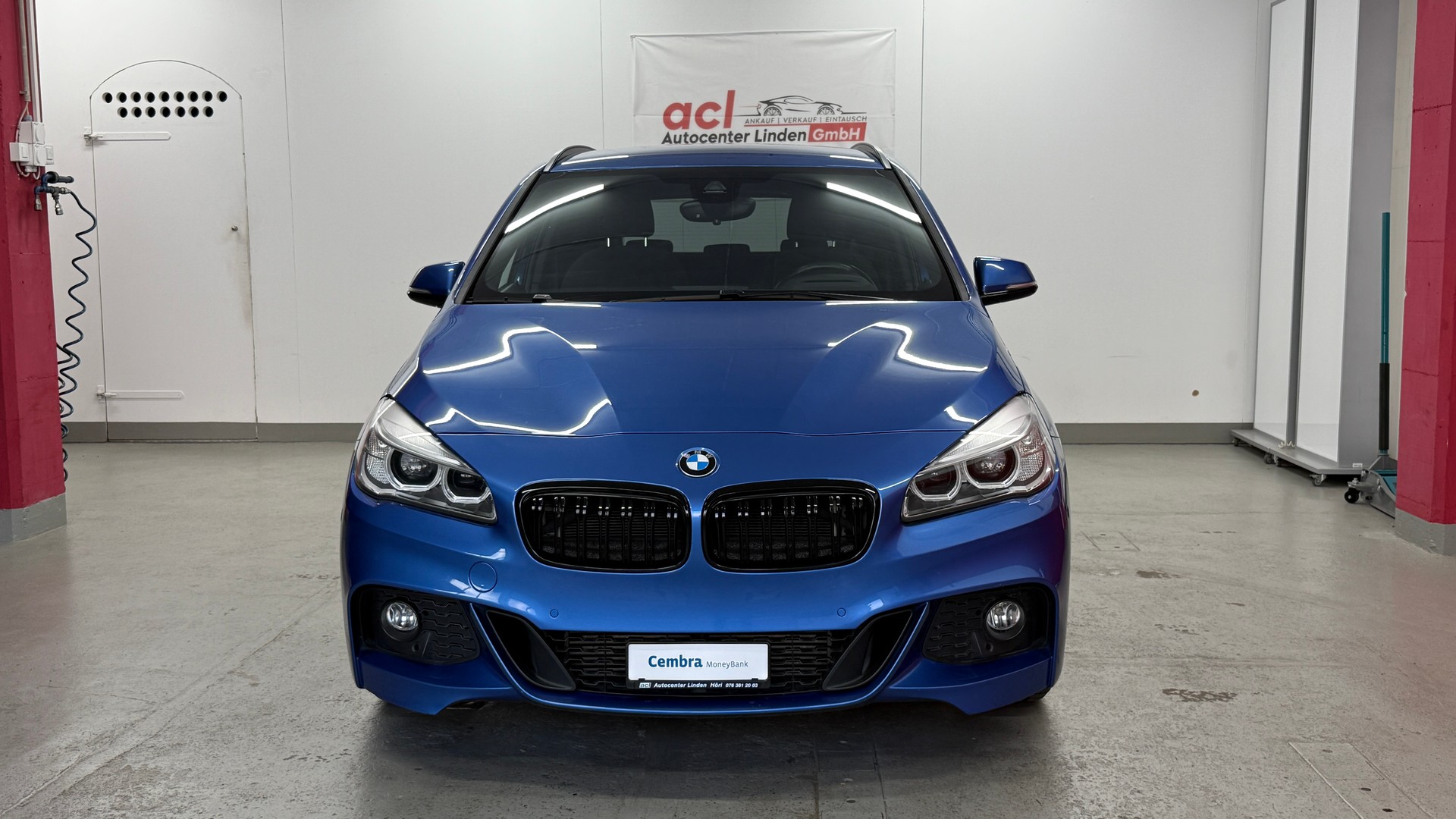 BMW 225i xDrive Active Tourer M Sport Steptronic, guter Ausstattung Perle, ab MFK, AHK, Abstandsregler, 1 Jahre Garantie-showroom-element-3
