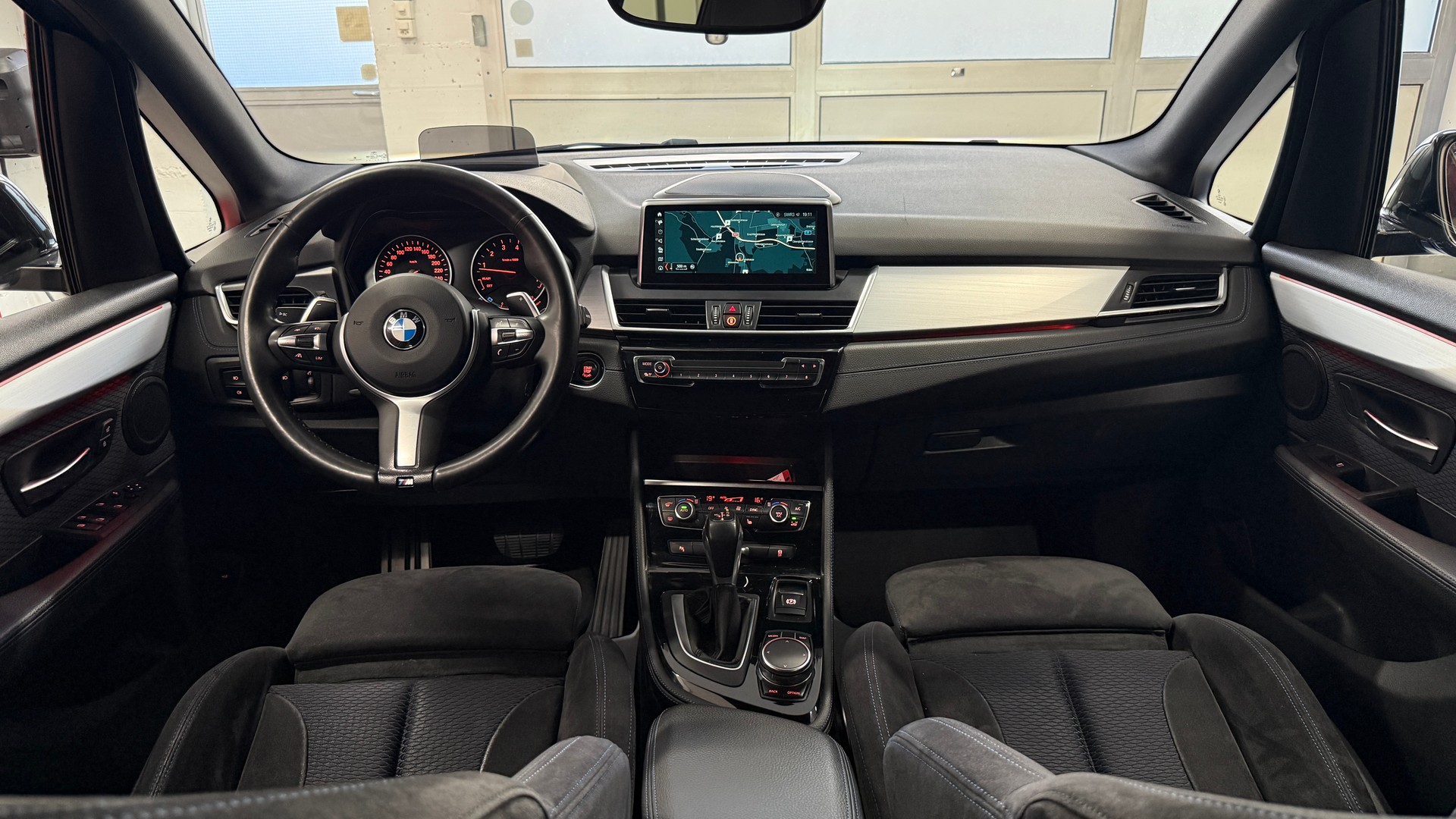 BMW 225i xDrive Active Tourer M Sport Steptronic, guter Ausstattung Perle, ab MFK, AHK, Abstandsregler, 1 Jahre Garantie-image-13