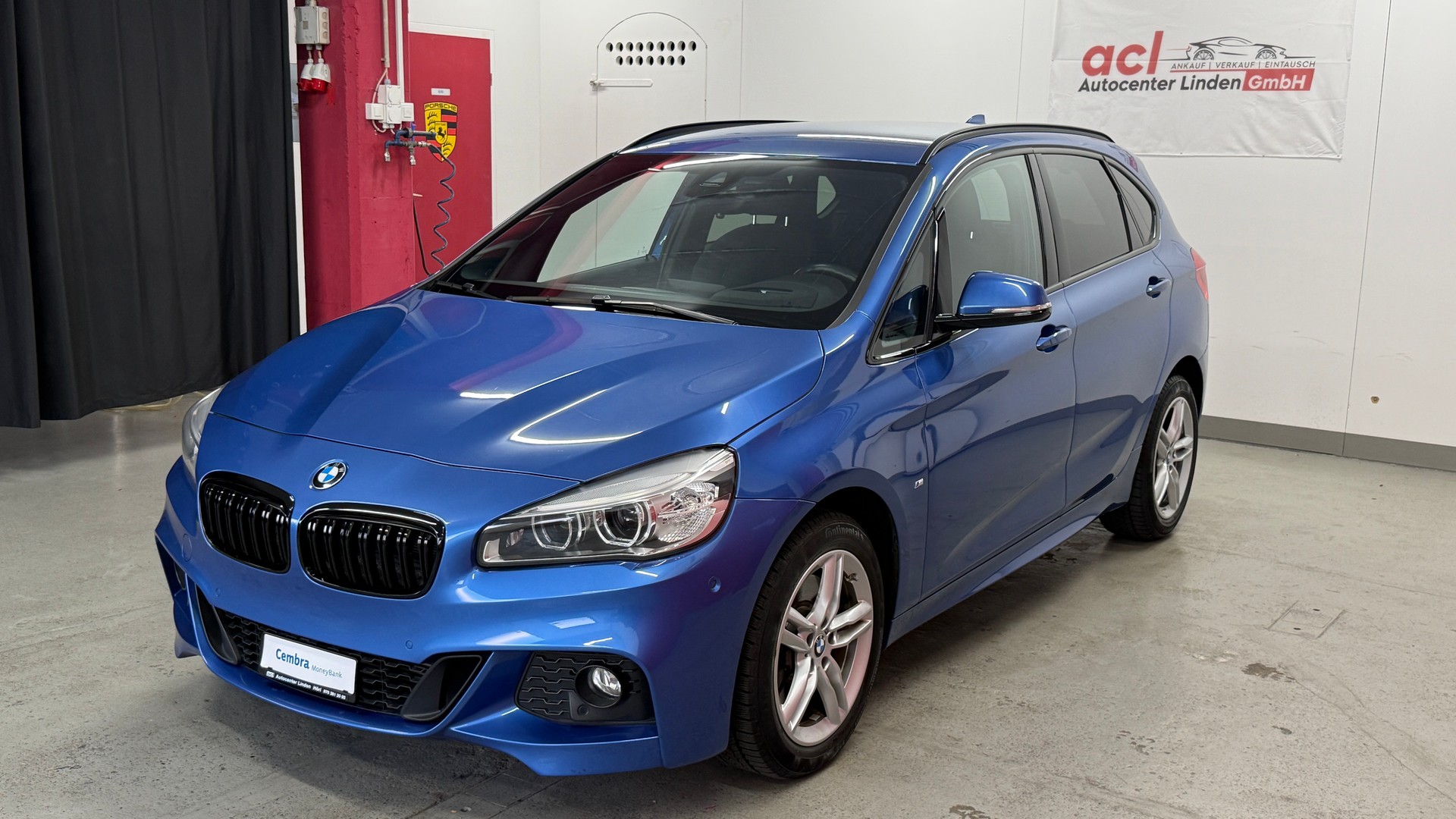 BMW 225i xDrive Active Tourer M Sport Steptronic, guter Ausstattung Perle, ab MFK, AHK, Abstandsregler, 1 Jahre Garantie-showroom-element-1
