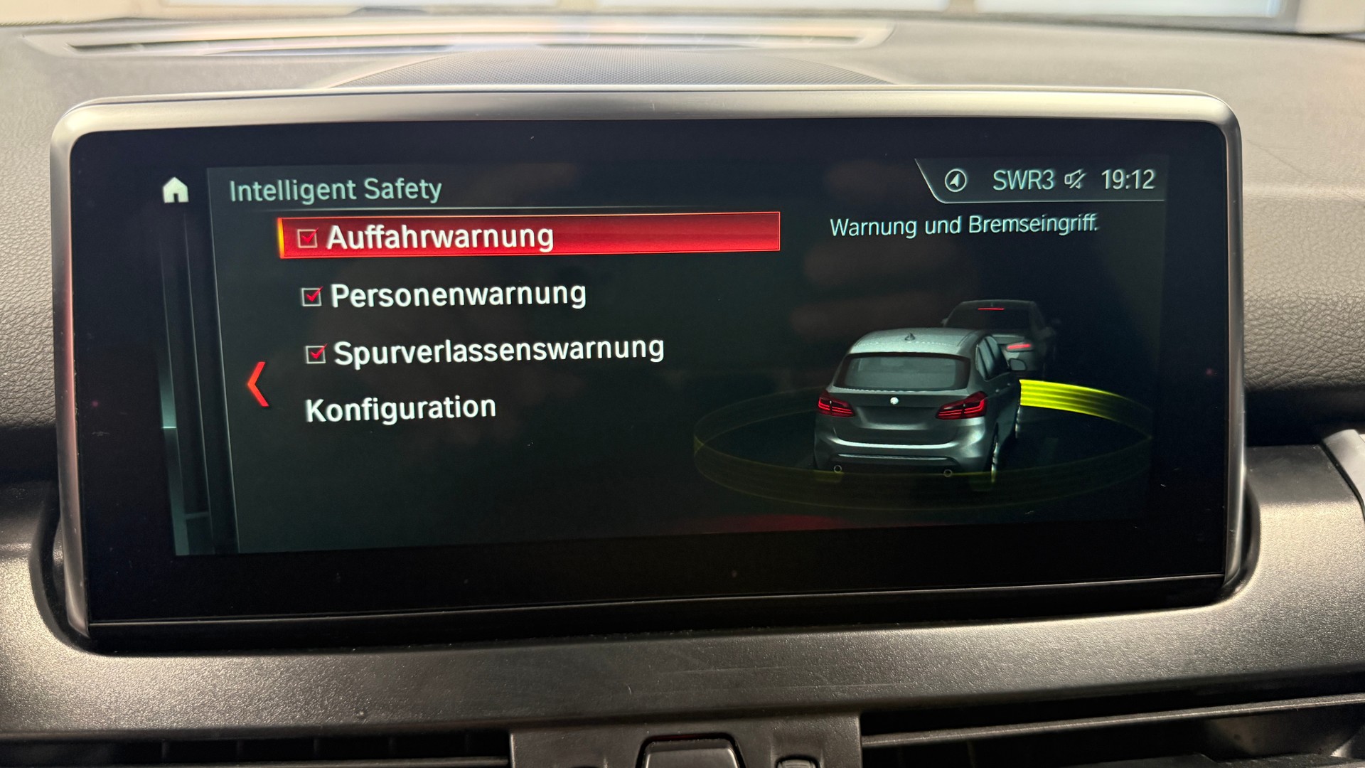 BMW 225i xDrive Active Tourer M Sport Steptronic, guter Ausstattung Perle, ab MFK, AHK, Abstandsregler, 1 Jahre Garantie-image-15